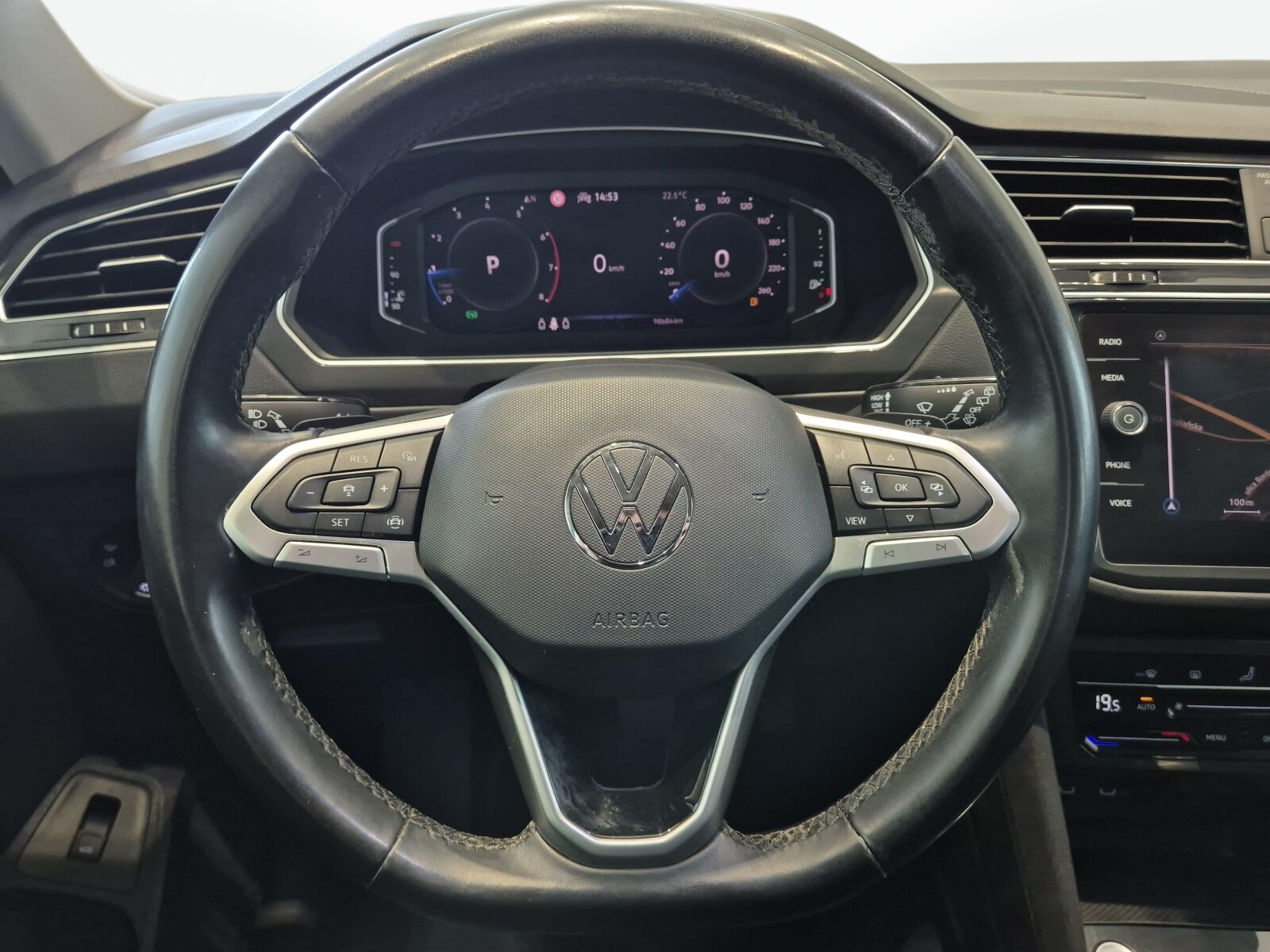 Volkswagen Tiguan - zdjęcie 14