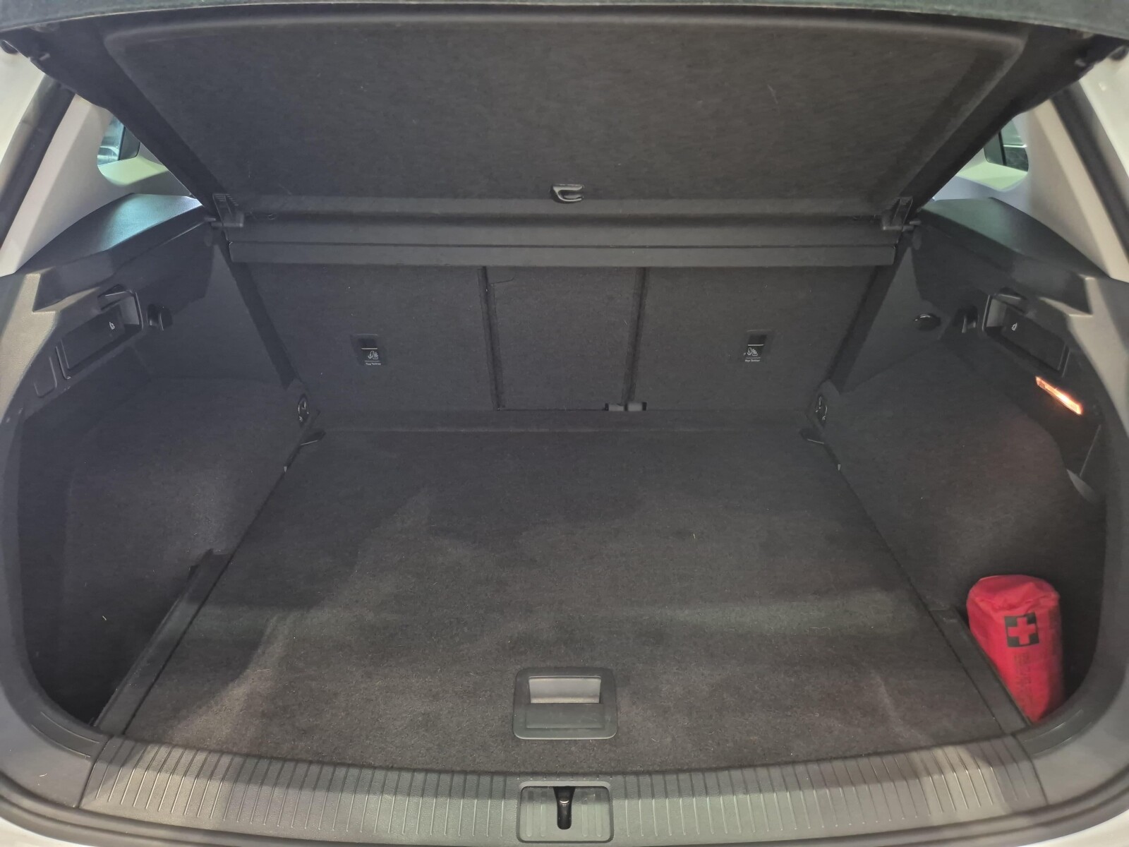 Volkswagen Tiguan - zdjęcie 32