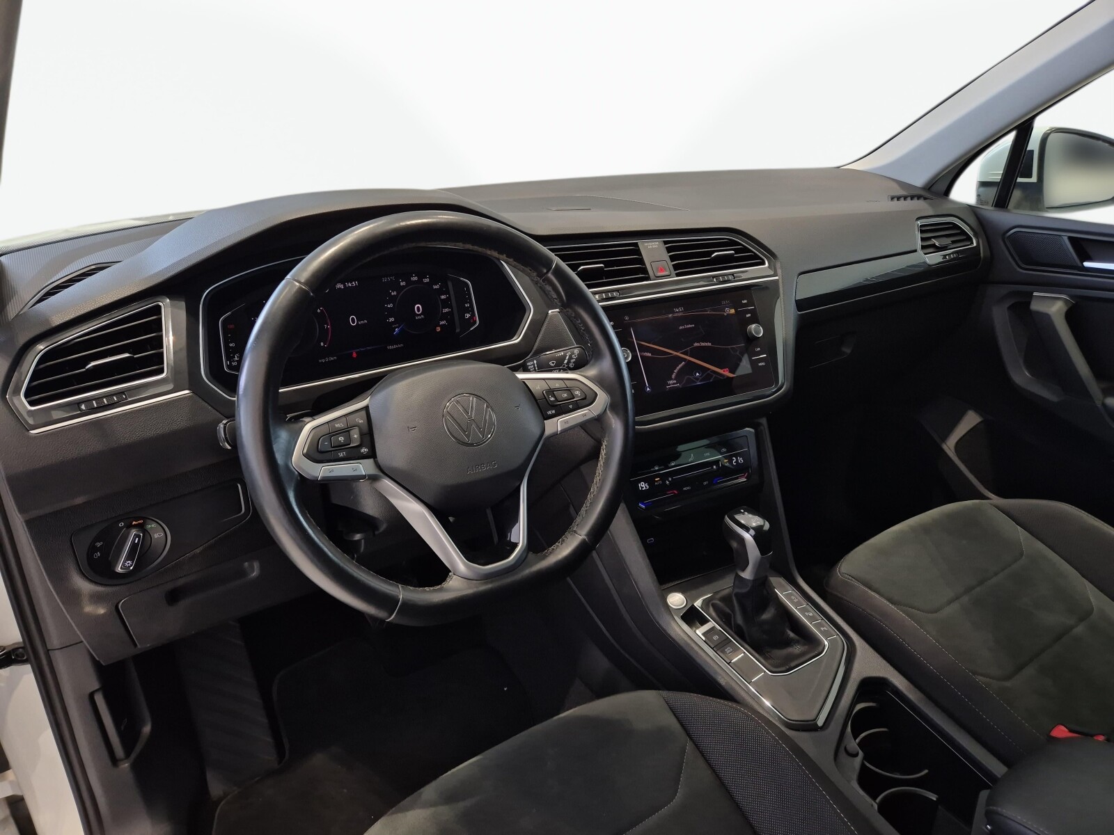 Volkswagen Tiguan - zdjęcie 11