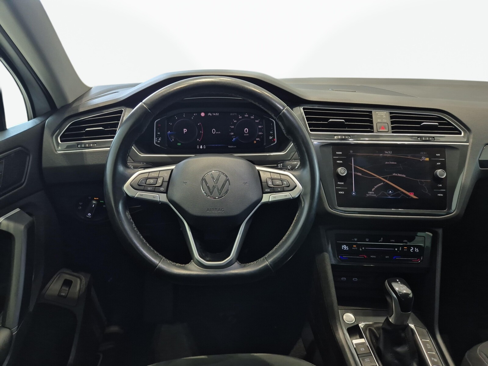 Volkswagen Tiguan - zdjęcie 9
