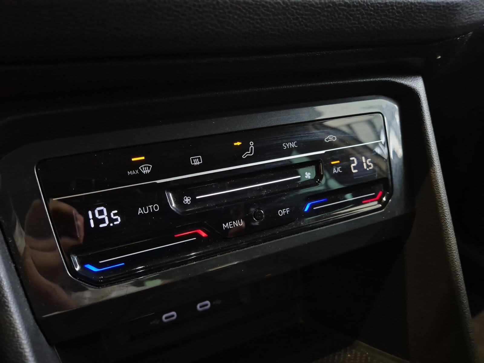 Volkswagen Tiguan - zdjęcie 27
