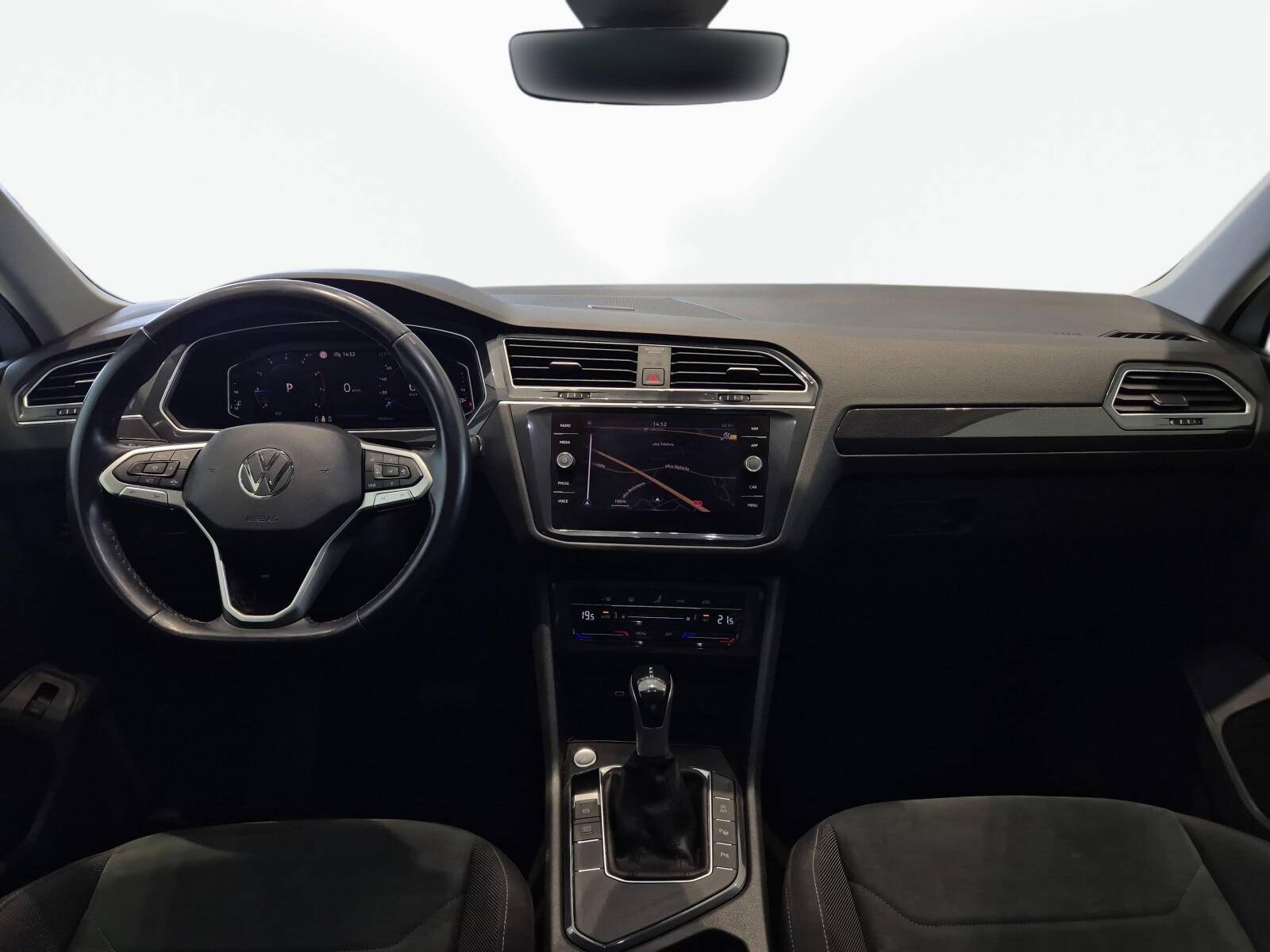 Volkswagen Tiguan - zdjęcie 13
