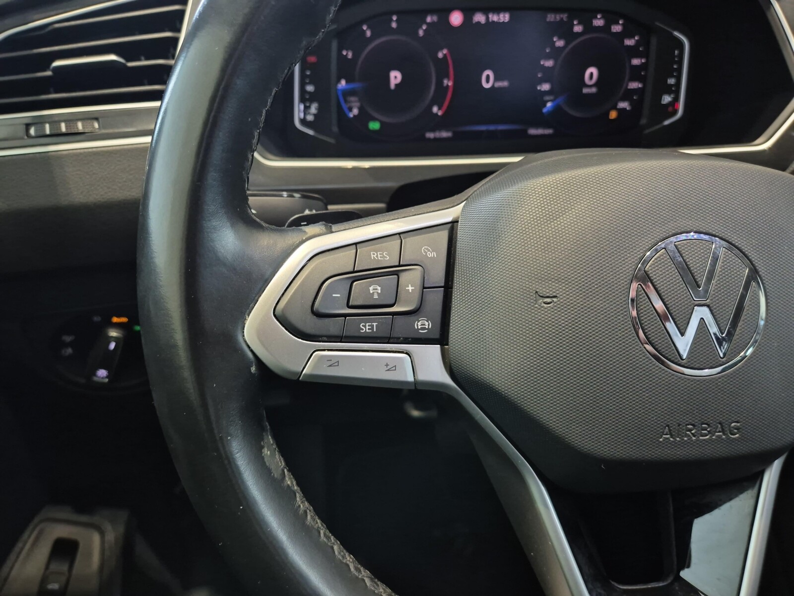 Volkswagen Tiguan - zdjęcie 15