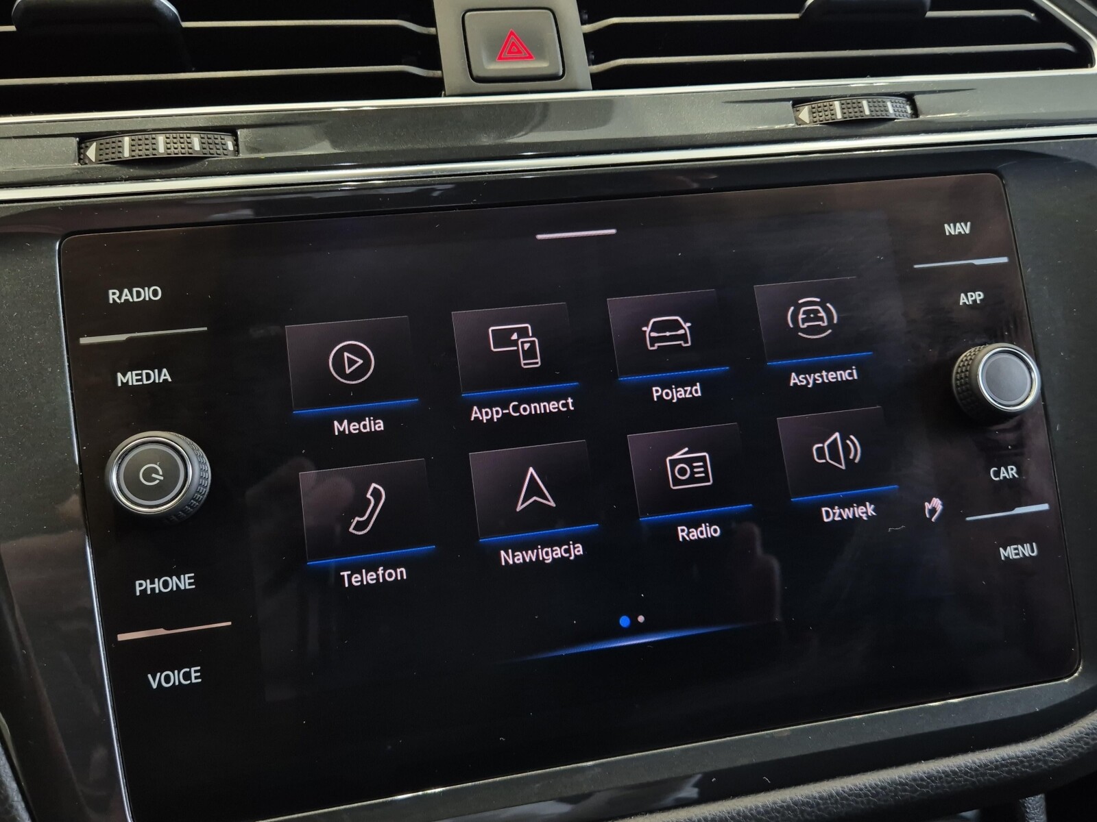 Volkswagen Tiguan - zdjęcie 18