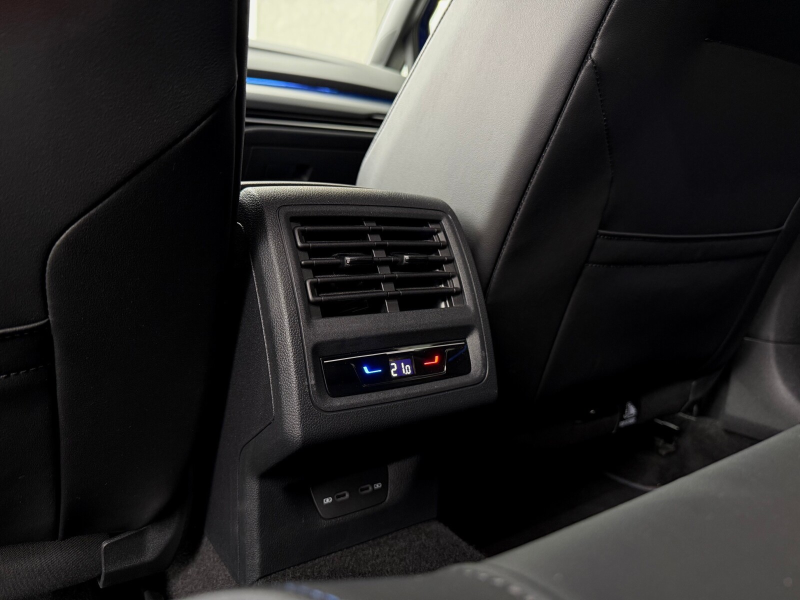 Volkswagen Golf - zdjęcie 30