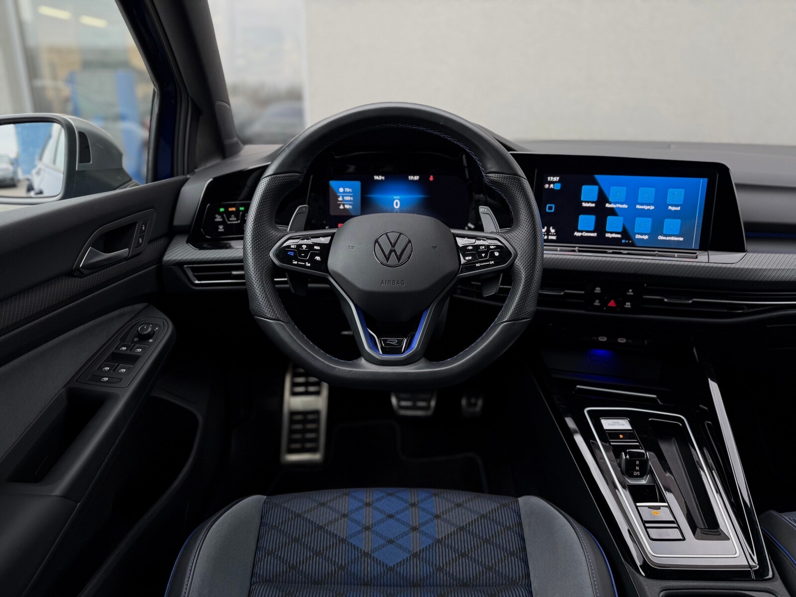 Volkswagen Golf - zdjęcie 15