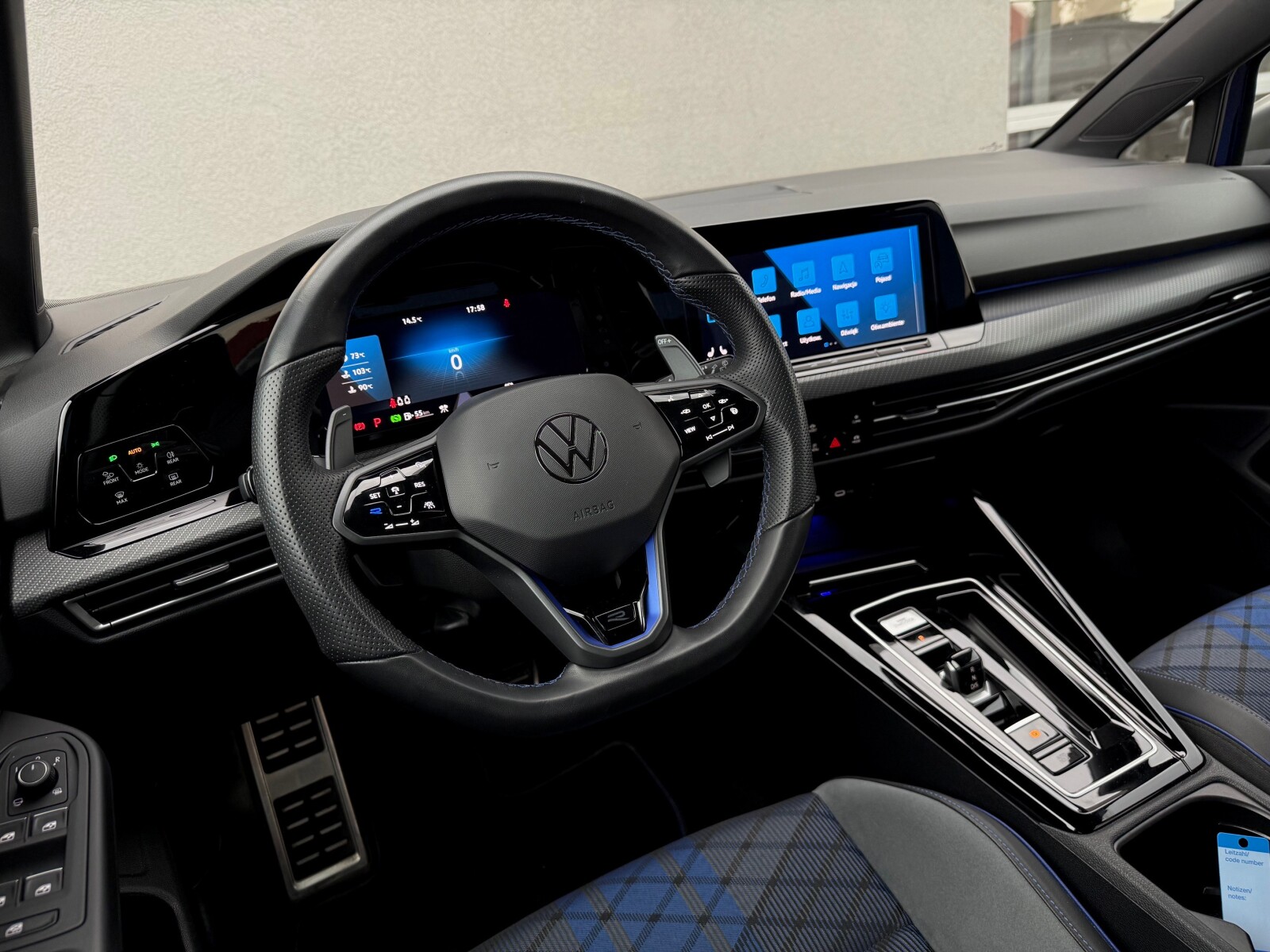 Volkswagen Golf - zdjęcie 17