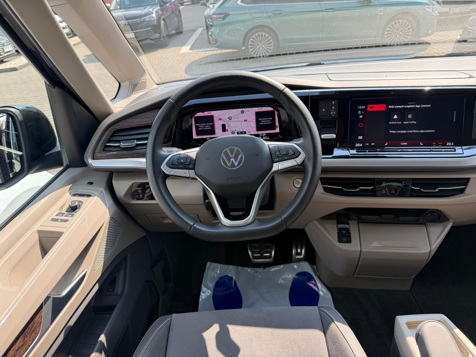 Volkswagen Multivan - zdjęcie 22