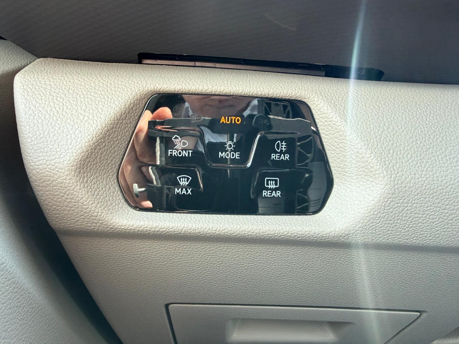 Volkswagen Multivan - zdjęcie 40