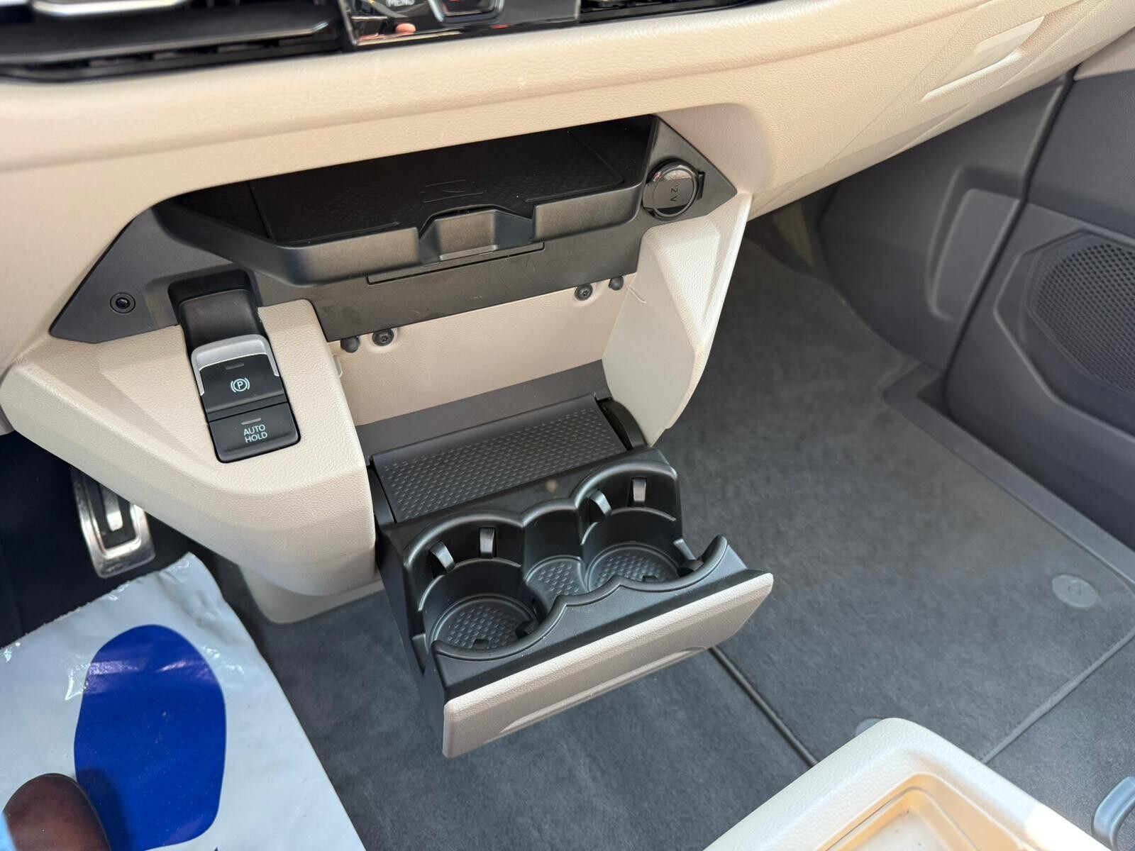 Volkswagen Multivan - zdjęcie 39