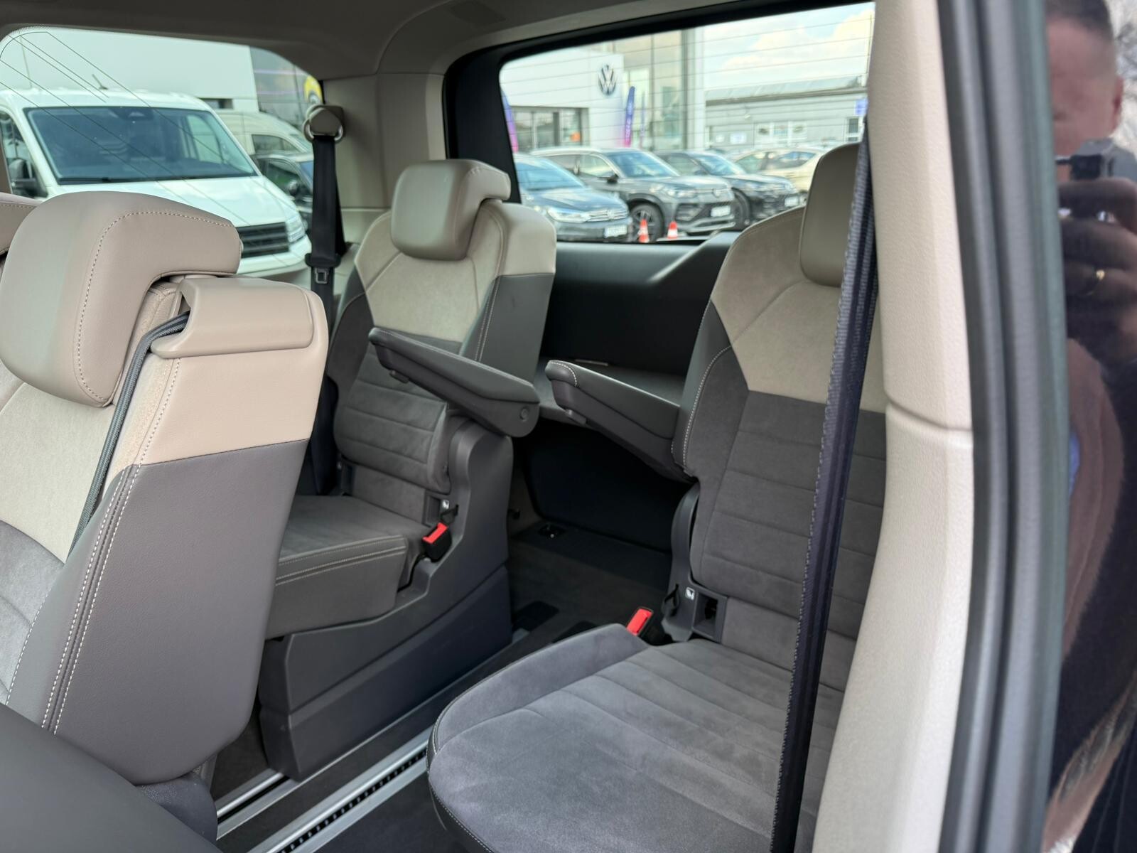 Volkswagen Multivan - zdjęcie 15