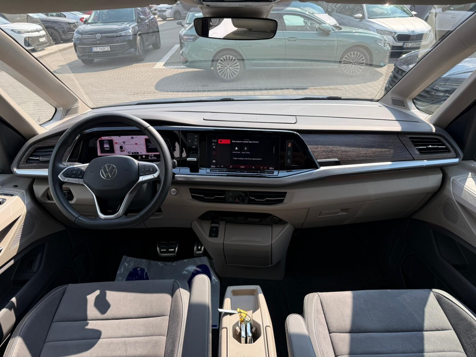 Volkswagen Multivan - zdjęcie 21