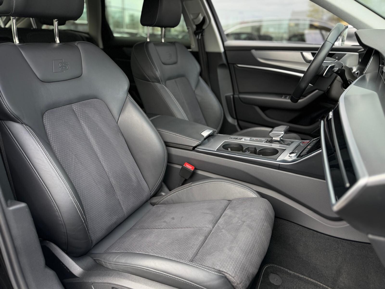 Audi S6 Avant - zdjęcie 23