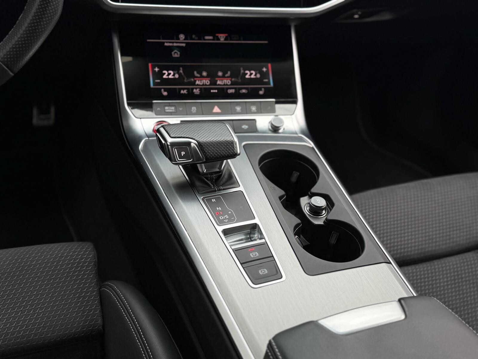 Audi S6 Avant - zdjęcie 30