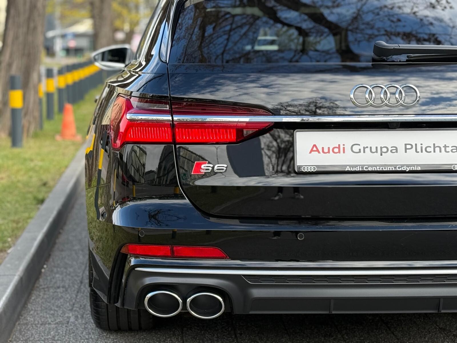 Audi S6 Avant - zdjęcie 12