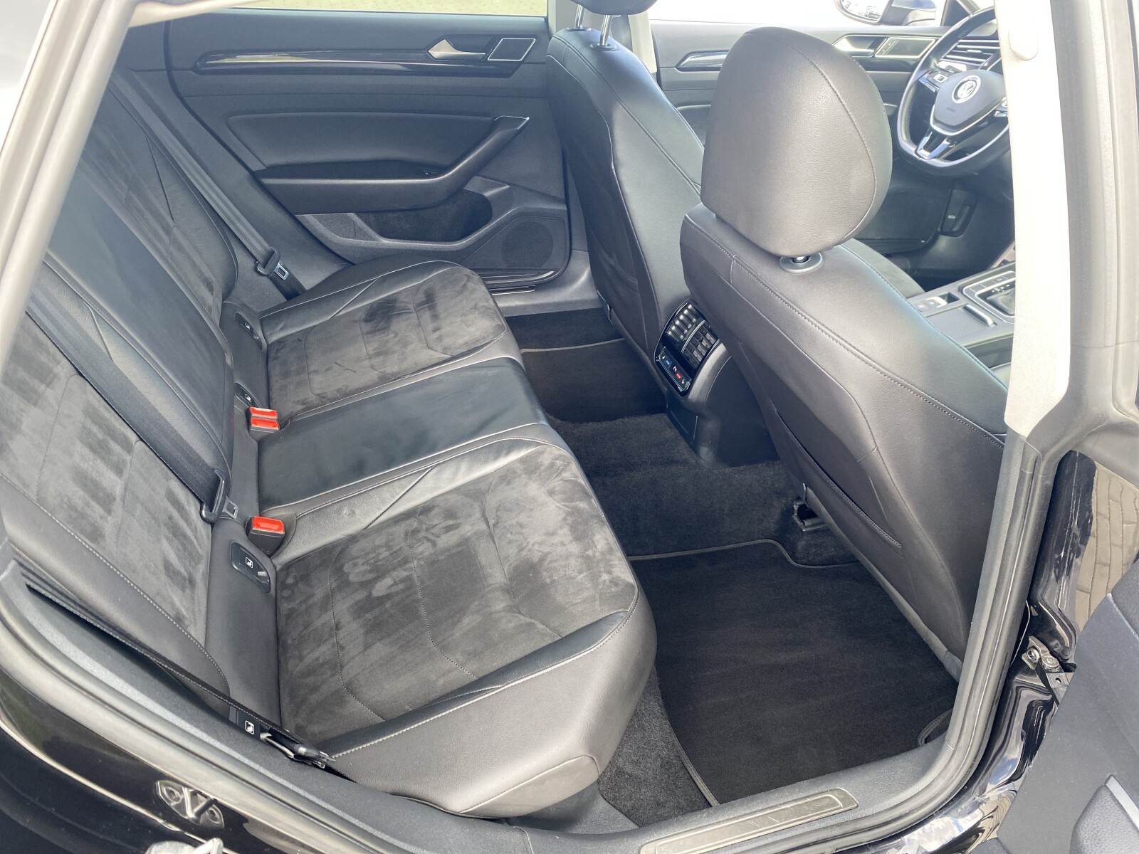 Volkswagen Arteon - zdjęcie 14