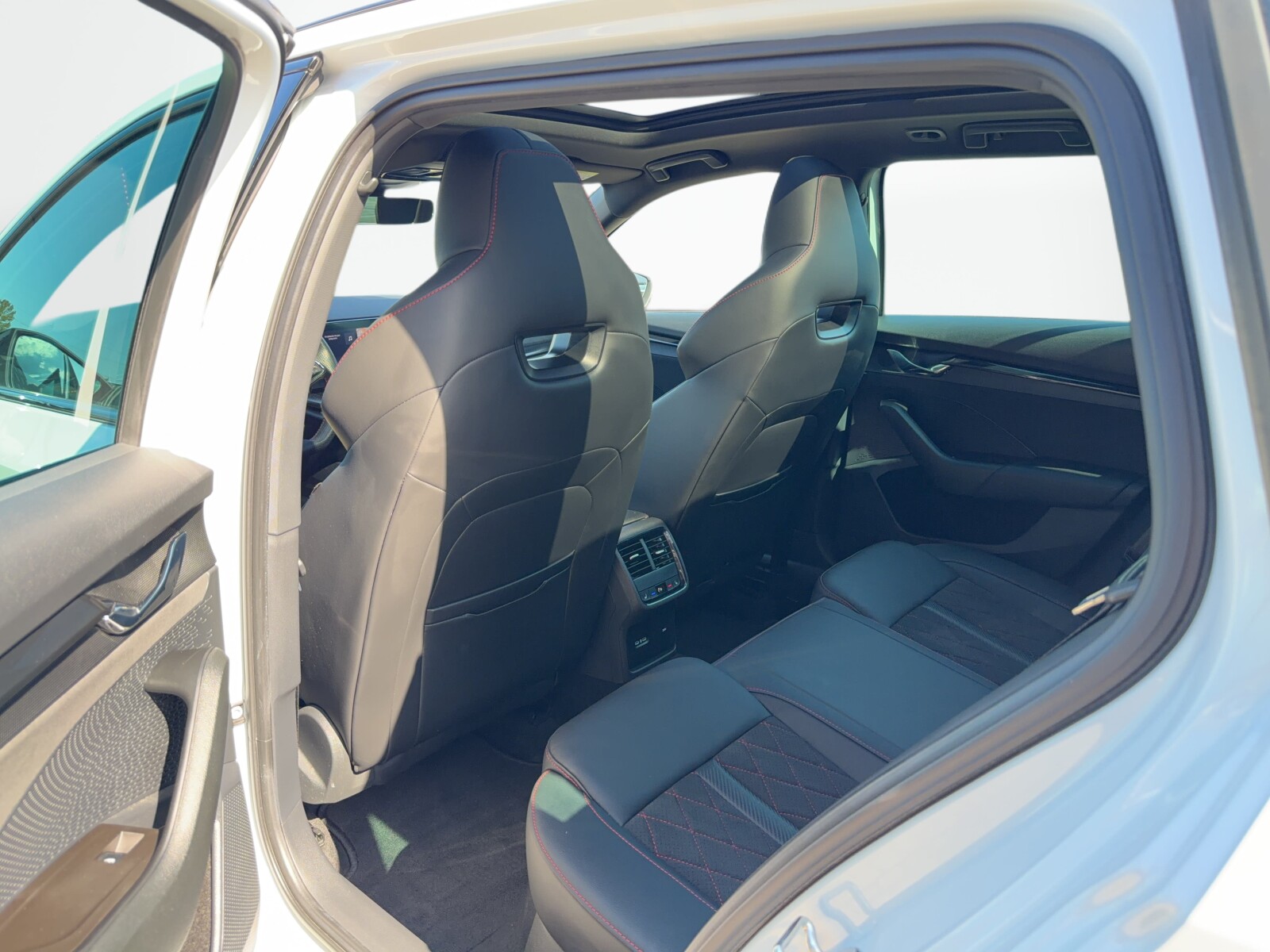Škoda Octavia - zdjęcie 35