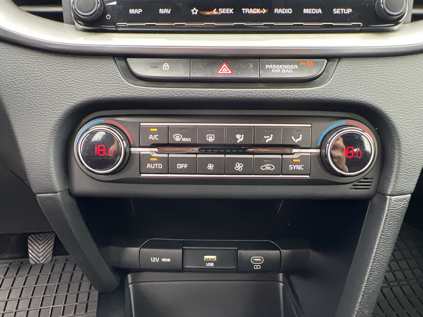 Kia Ceed - zdjęcie 21