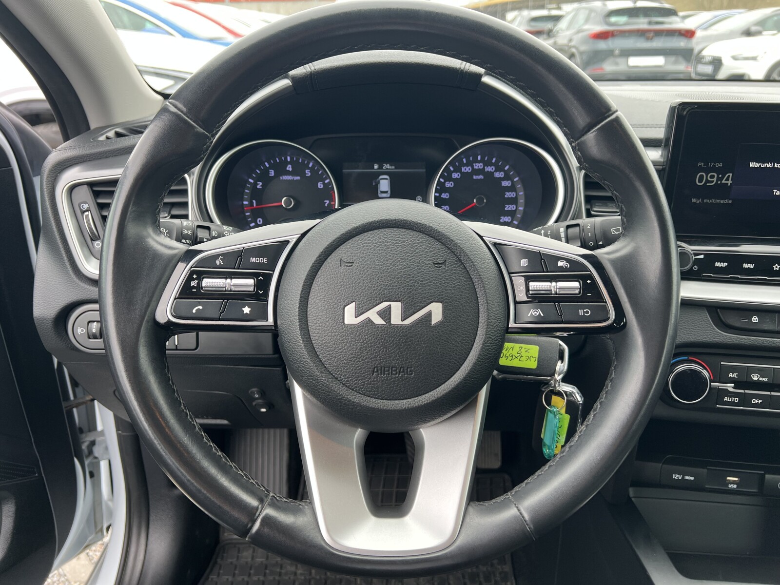 Kia Ceed - zdjęcie 14