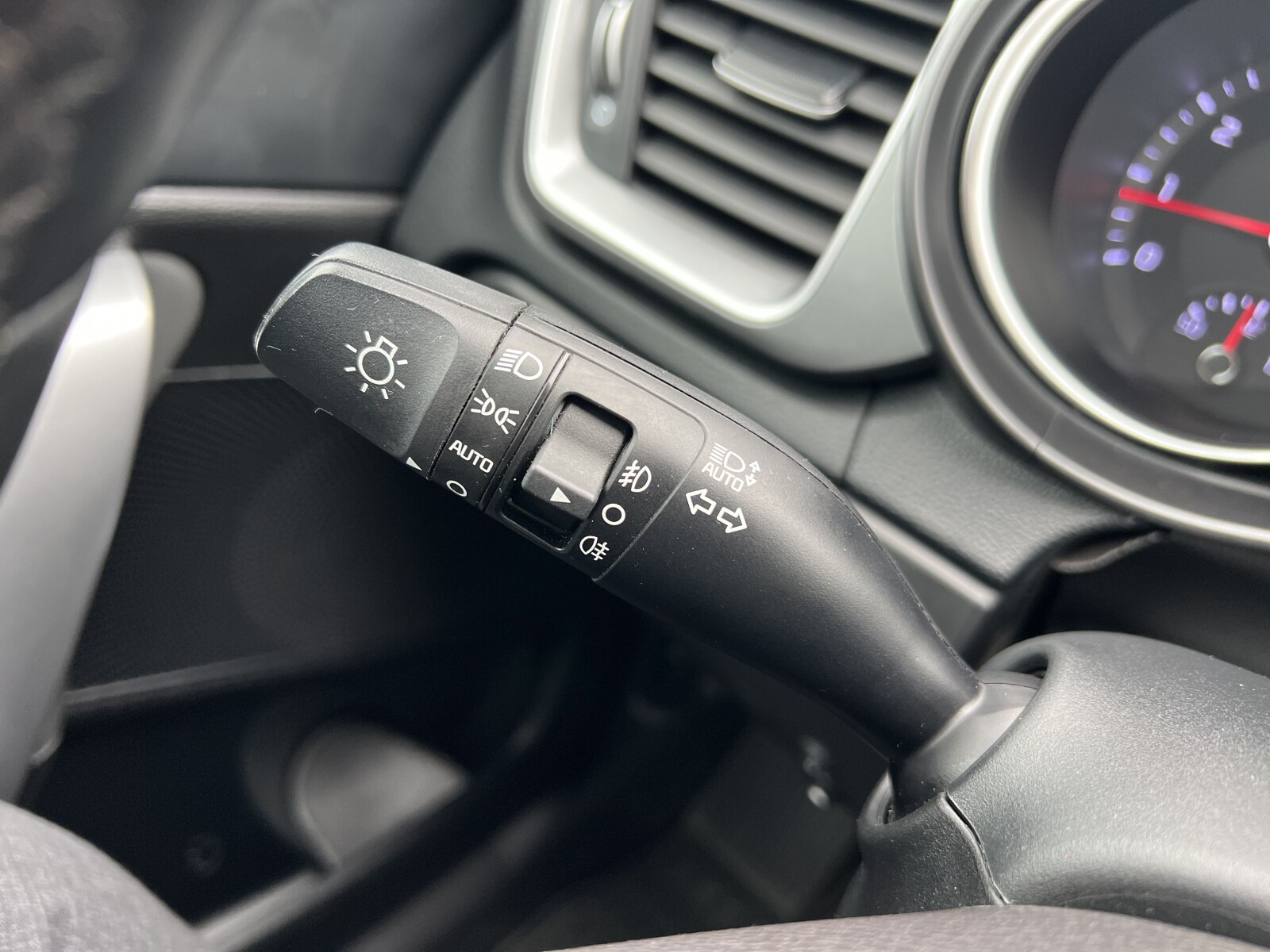 Kia Ceed - zdjęcie 13