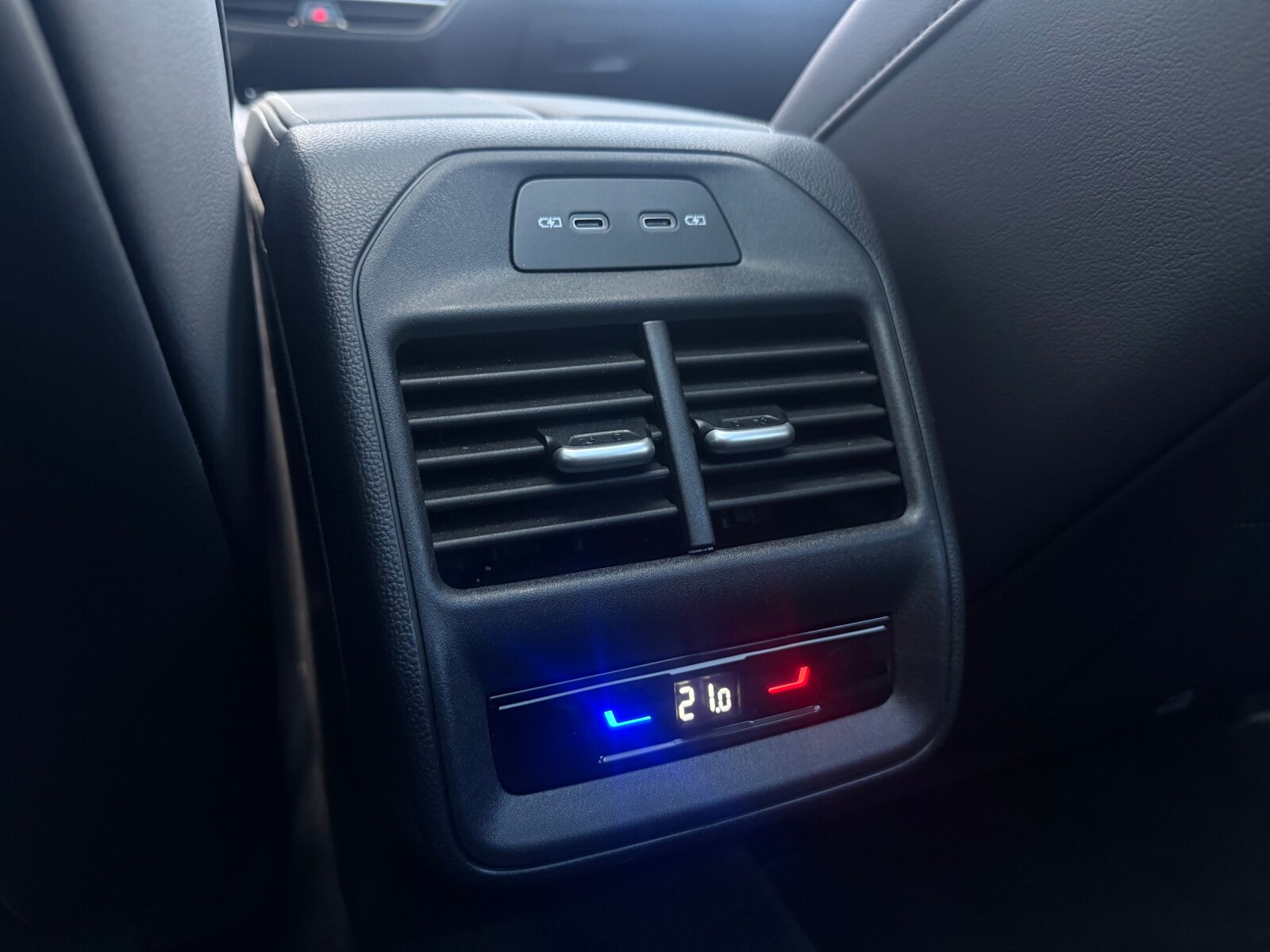 Volkswagen Passat Variant - zdjęcie 14
