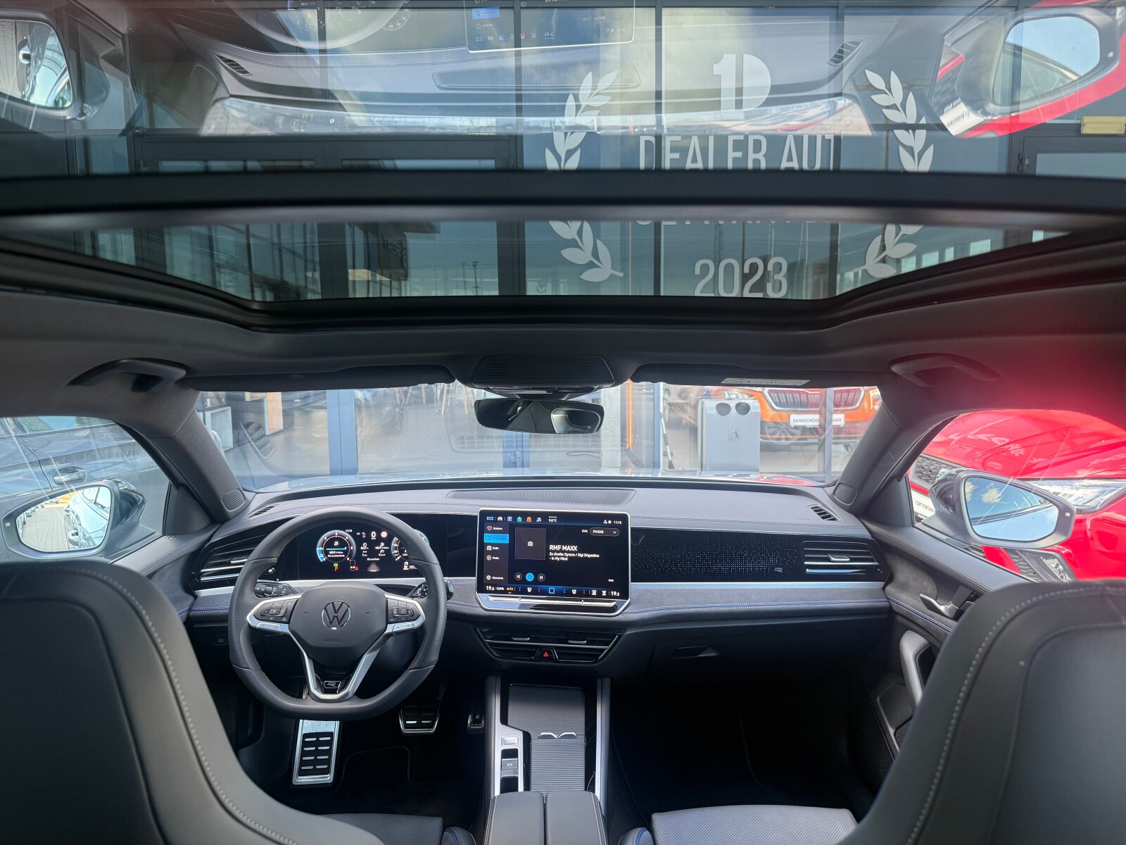 Volkswagen Passat Variant - zdjęcie 15