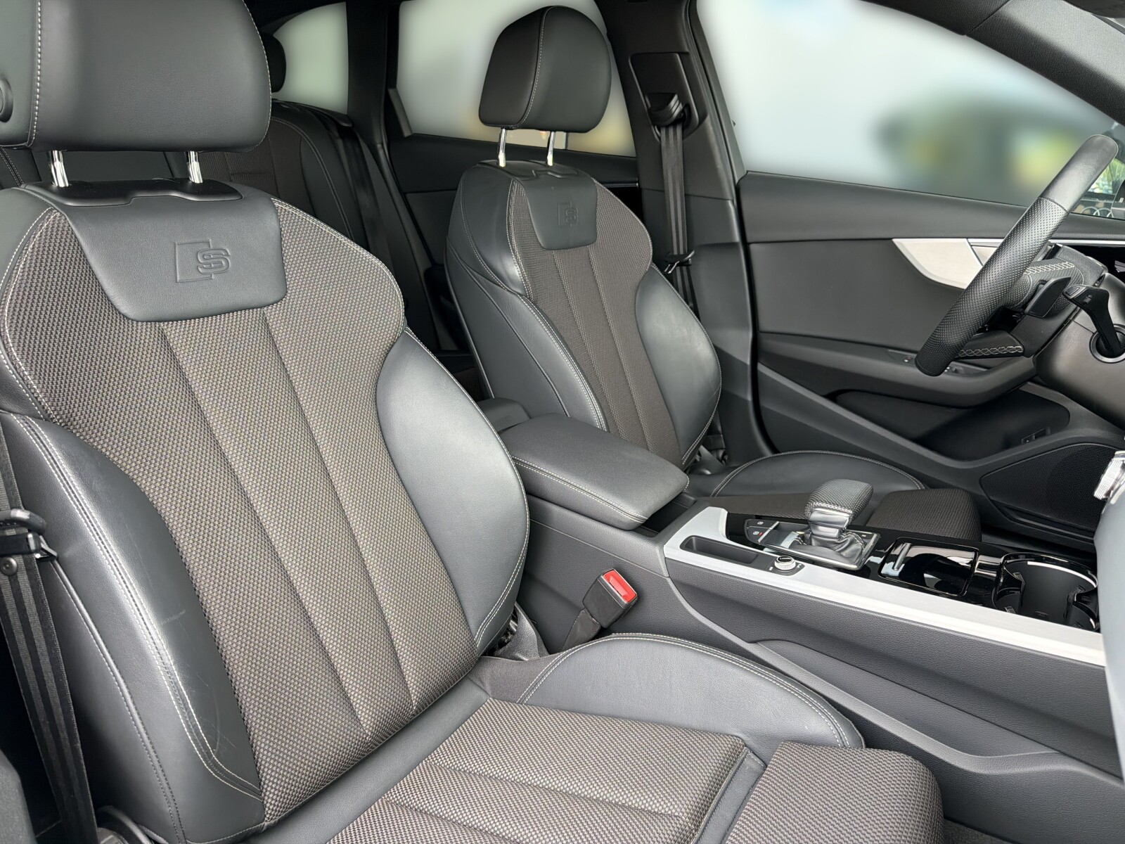 Audi A4 Avant - zdjęcie 15