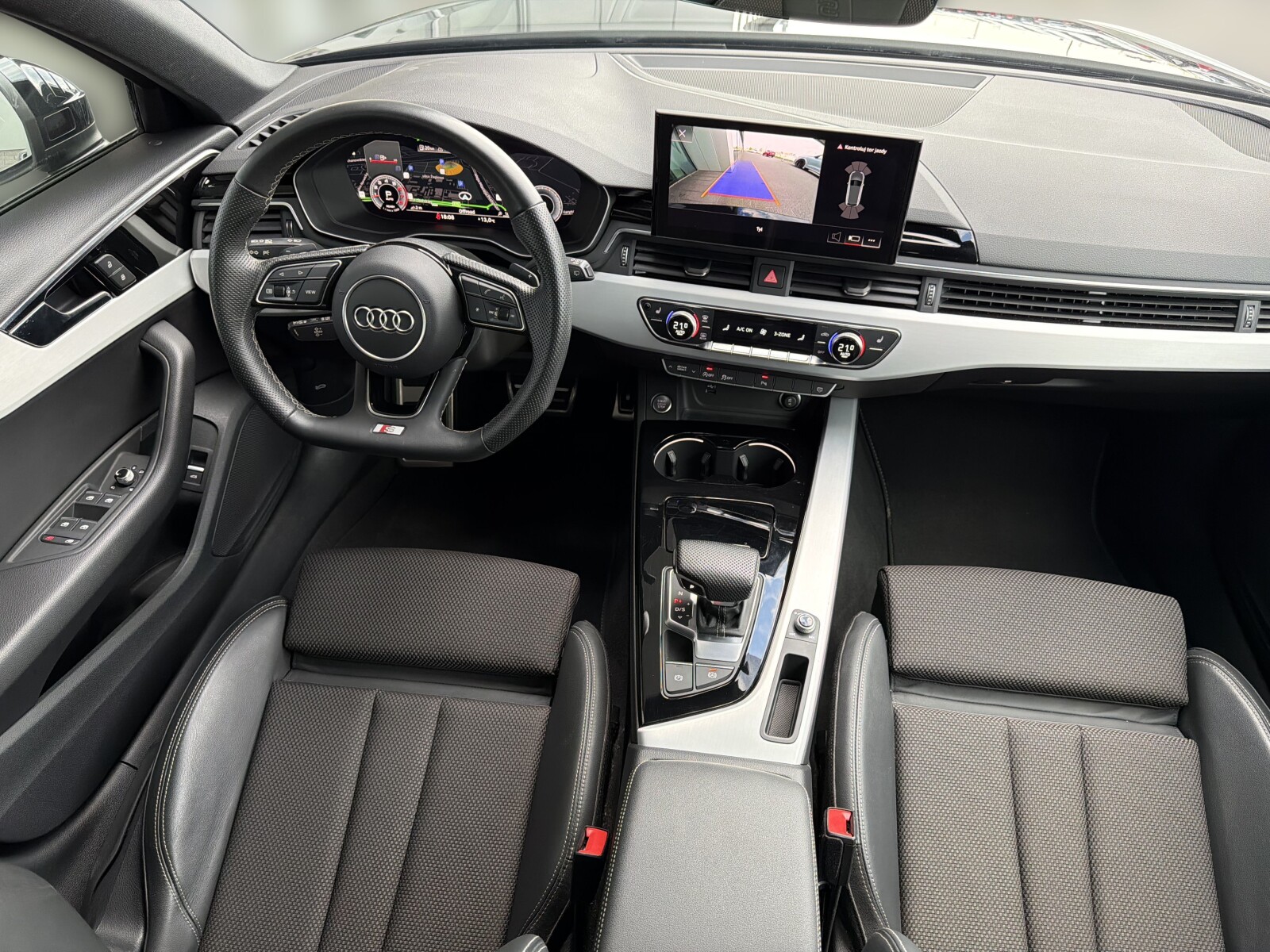 Audi A4 Avant - zdjęcie 17