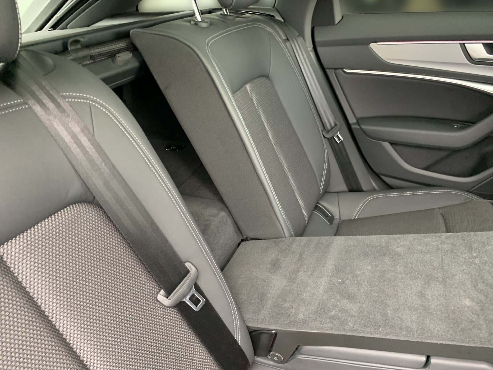 Audi A6 Avant - zdjęcie 24