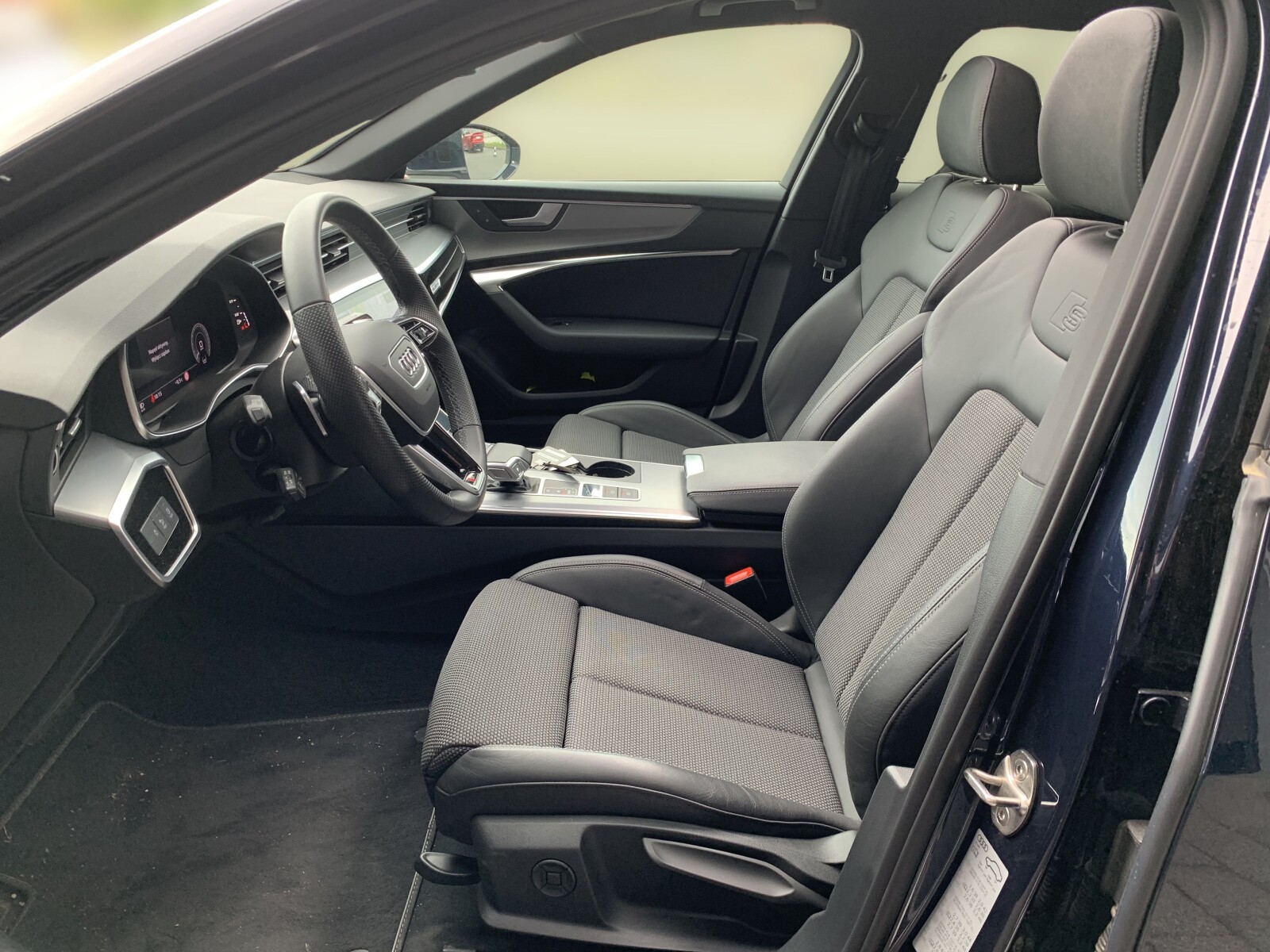Audi A6 Avant - zdjęcie 10