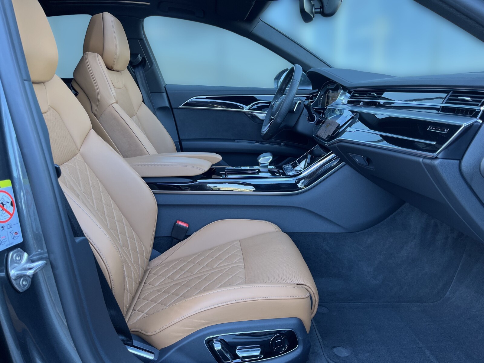 Audi A8 - zdjęcie 18