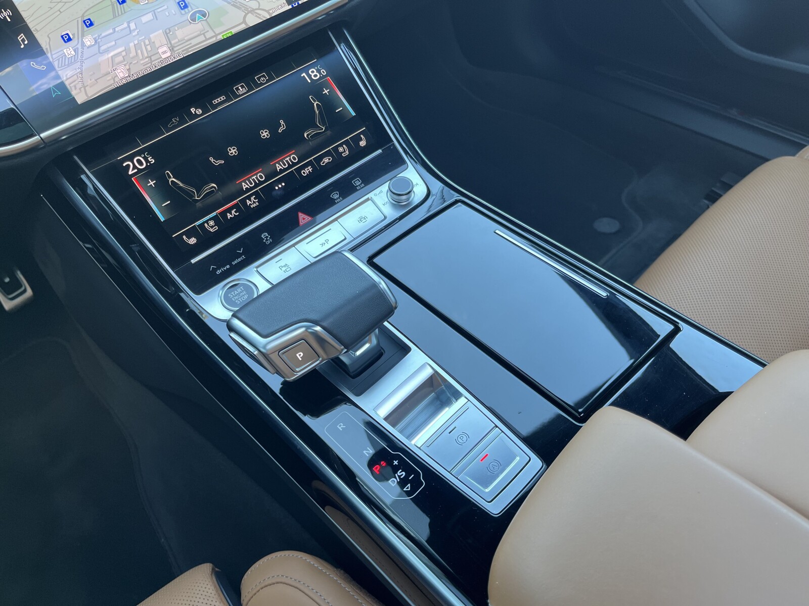 Audi A8 - zdjęcie 24