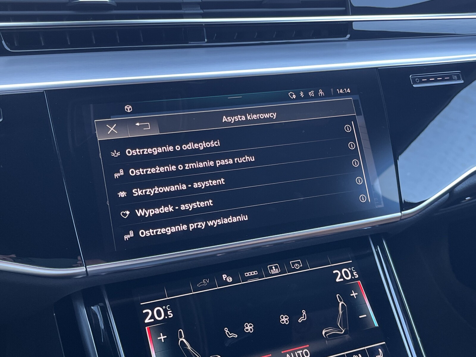 Audi A8 - zdjęcie 31