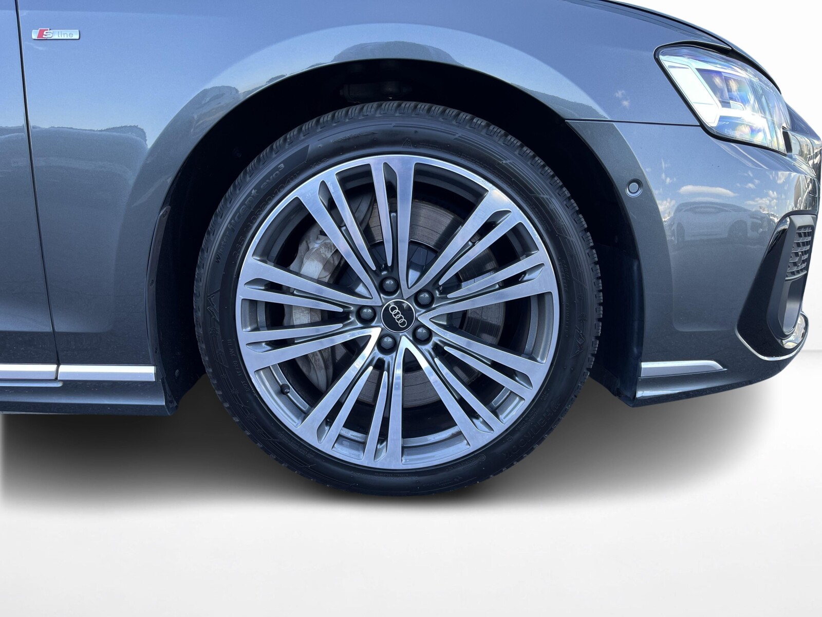 Audi A8 - zdjęcie 10