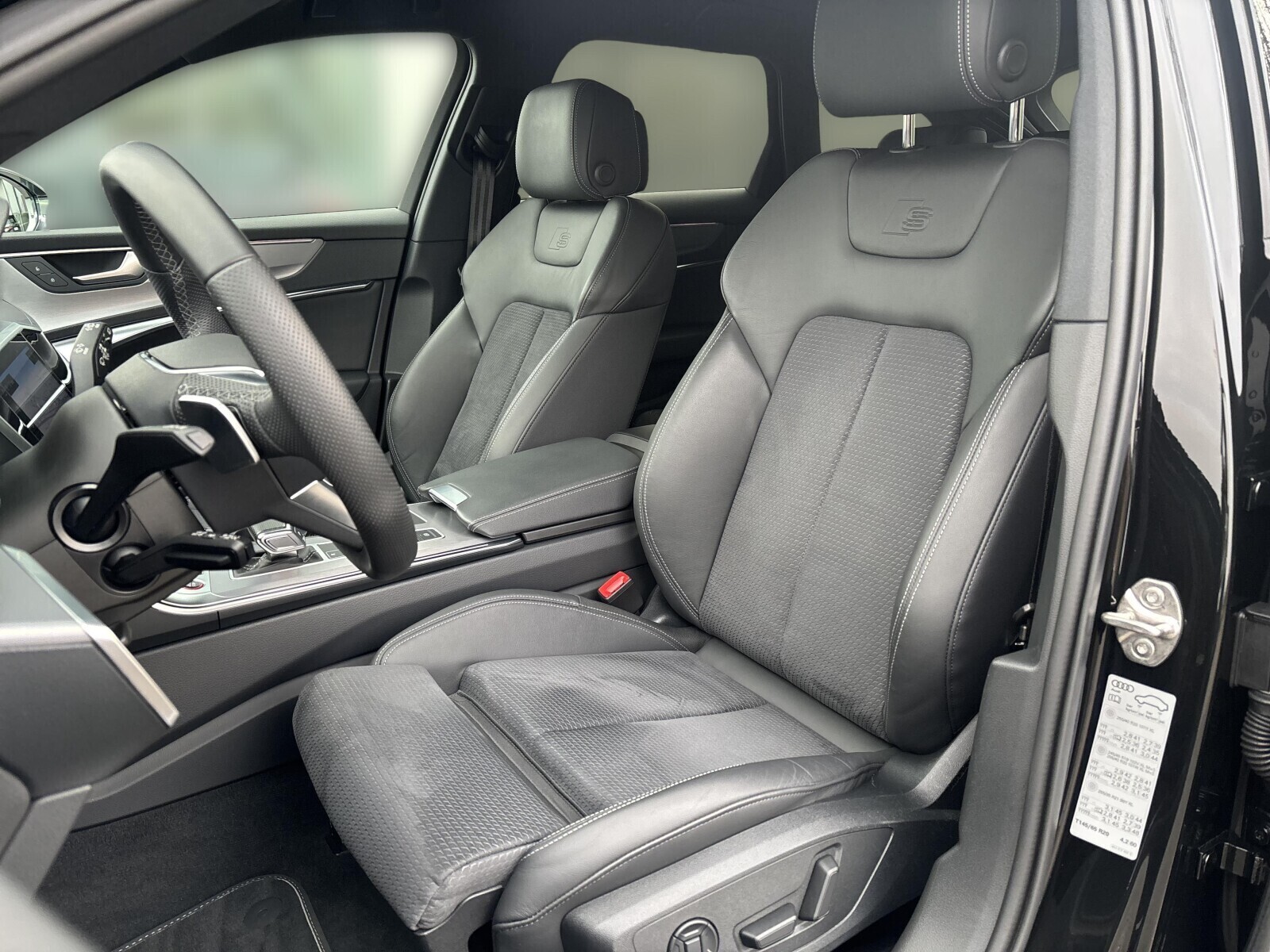 Audi S6 - zdjęcie 10