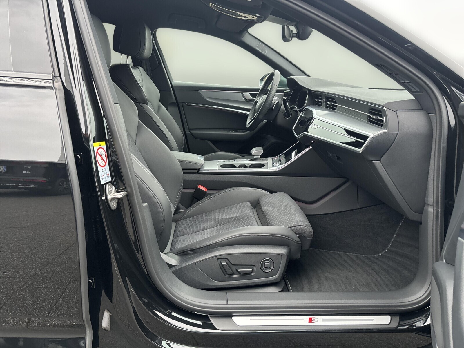 Audi S6 - zdjęcie 14