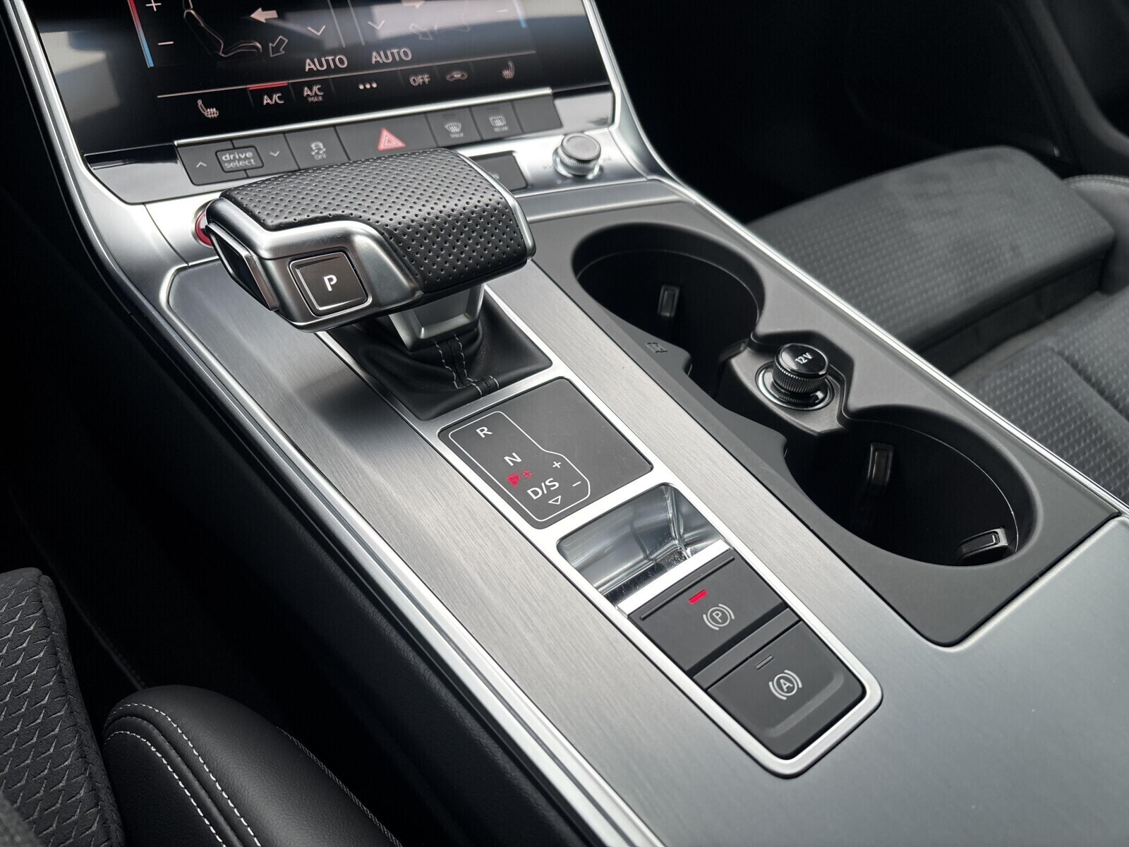 Audi S6 - zdjęcie 19