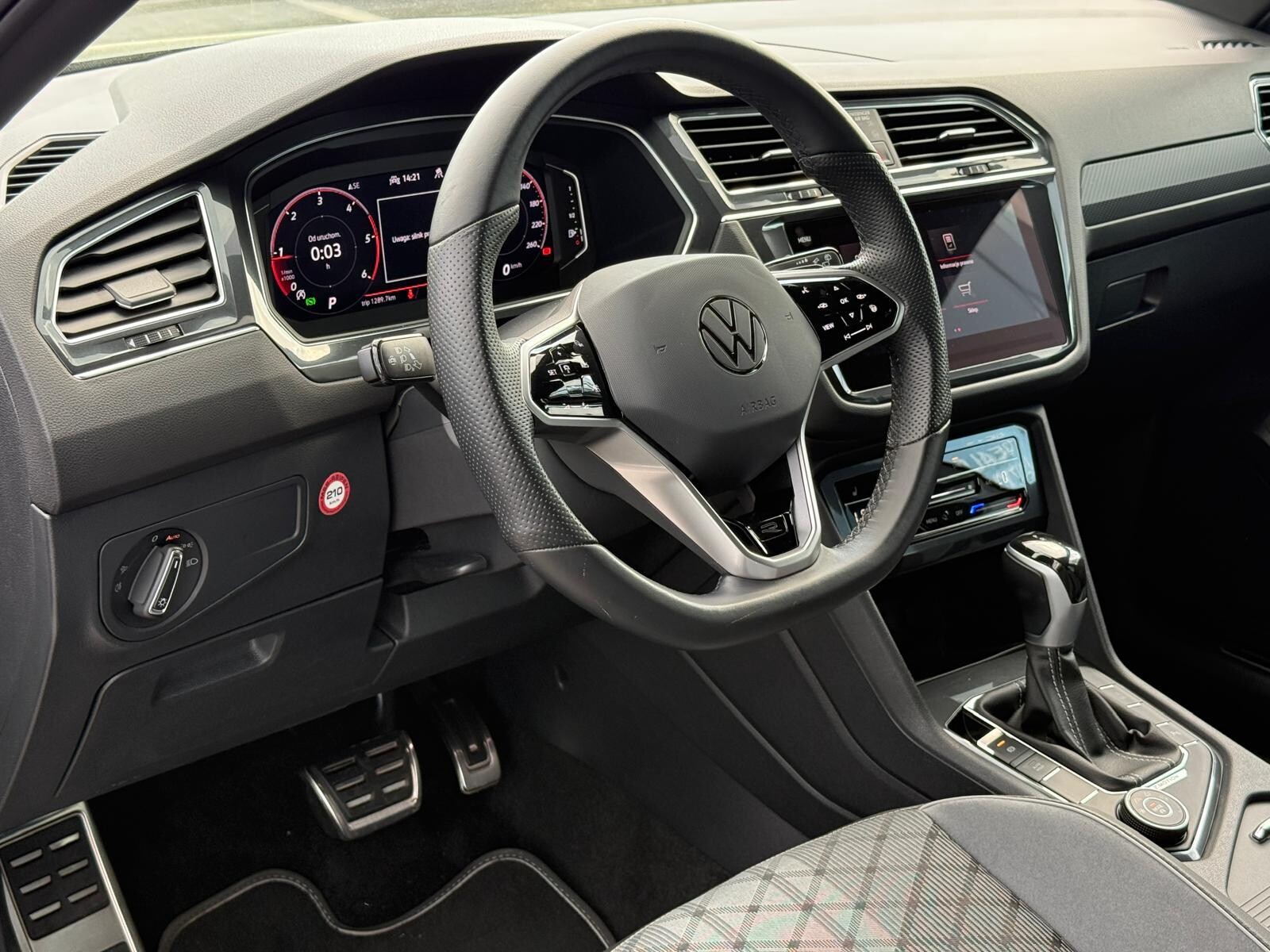 Volkswagen Tiguan Allspace - zdjęcie 9