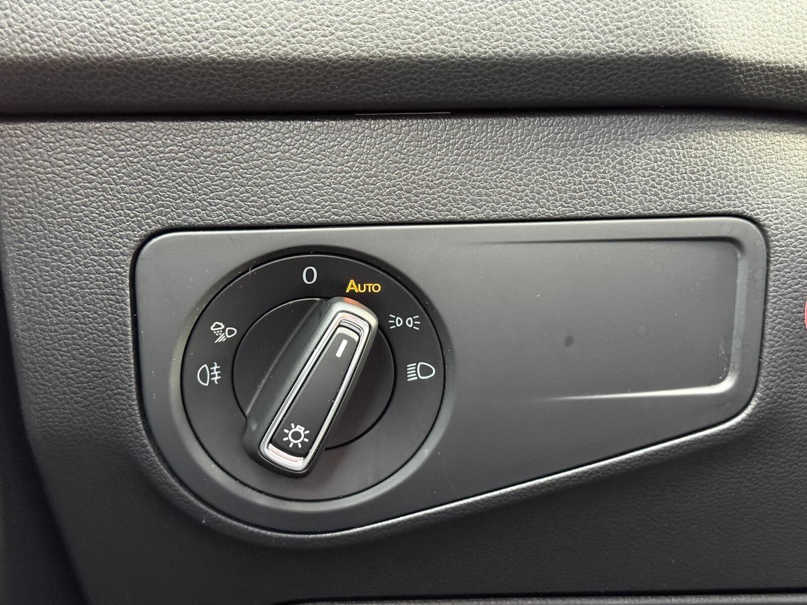 Volkswagen Tiguan Allspace - zdjęcie 31