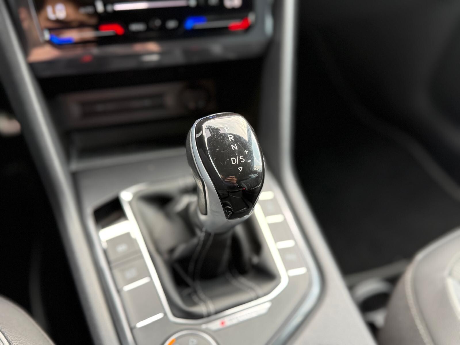 Volkswagen Tiguan Allspace - zdjęcie 27