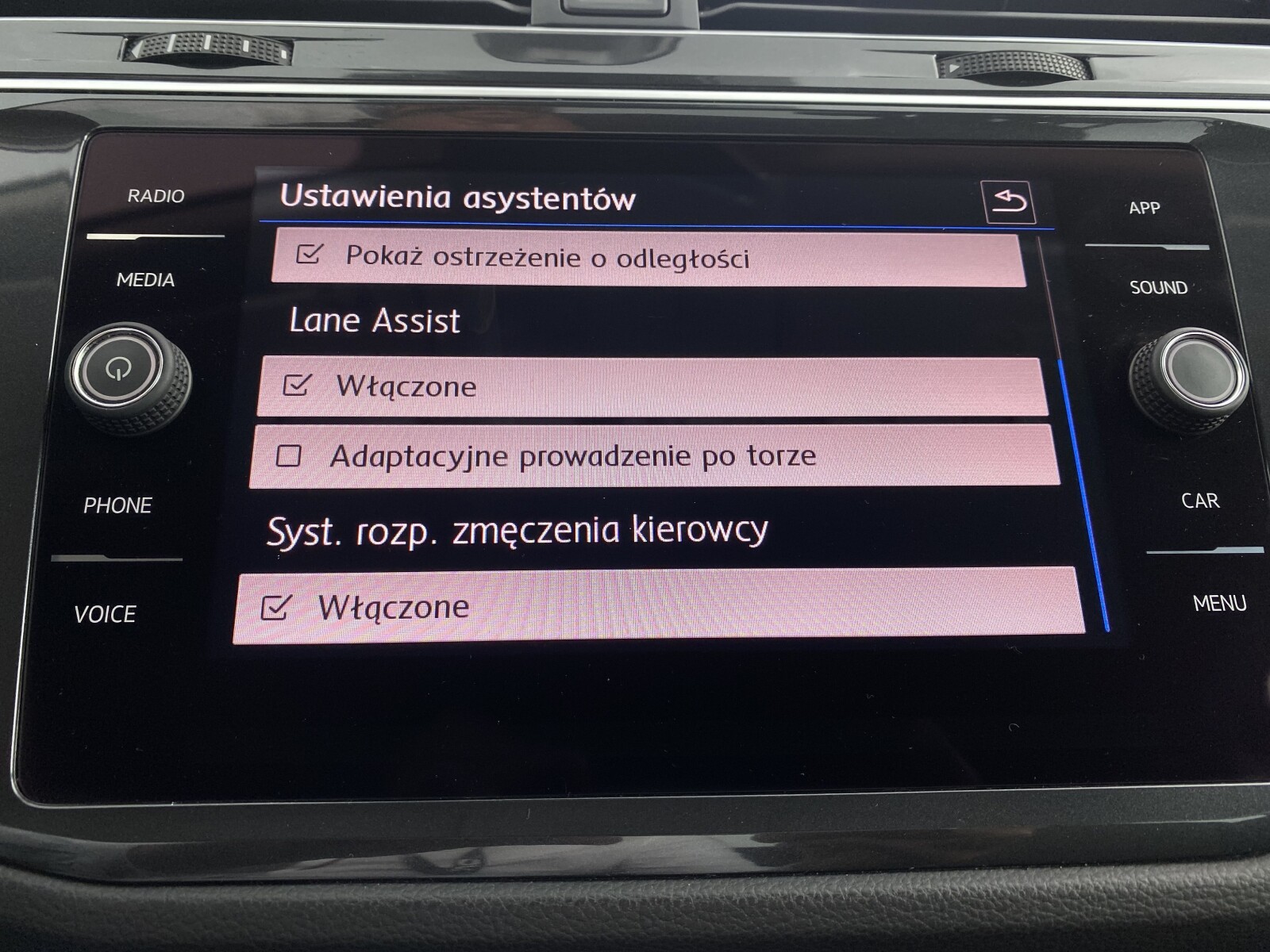 Volkswagen Tiguan - zdjęcie 22