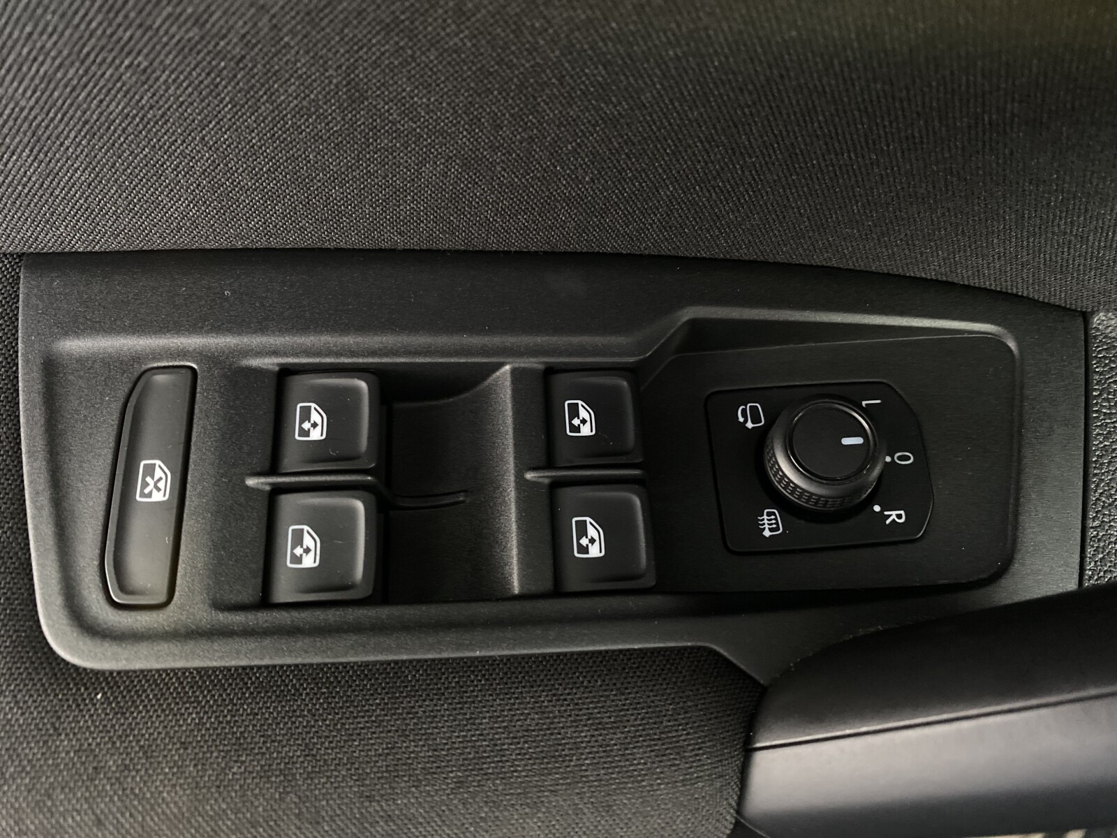 Volkswagen Tiguan - zdjęcie 9