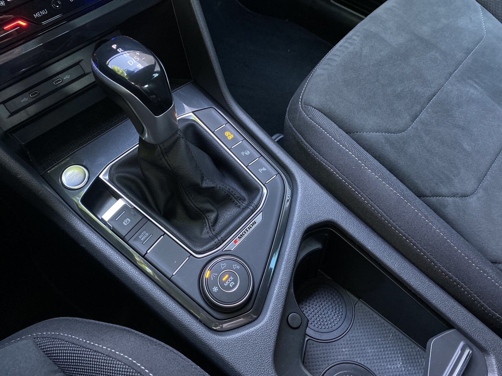Volkswagen Tiguan - zdjęcie 17