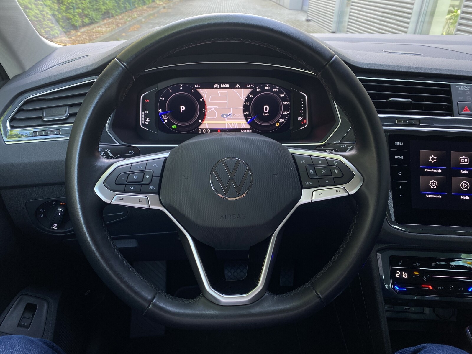 Volkswagen Tiguan - zdjęcie 12