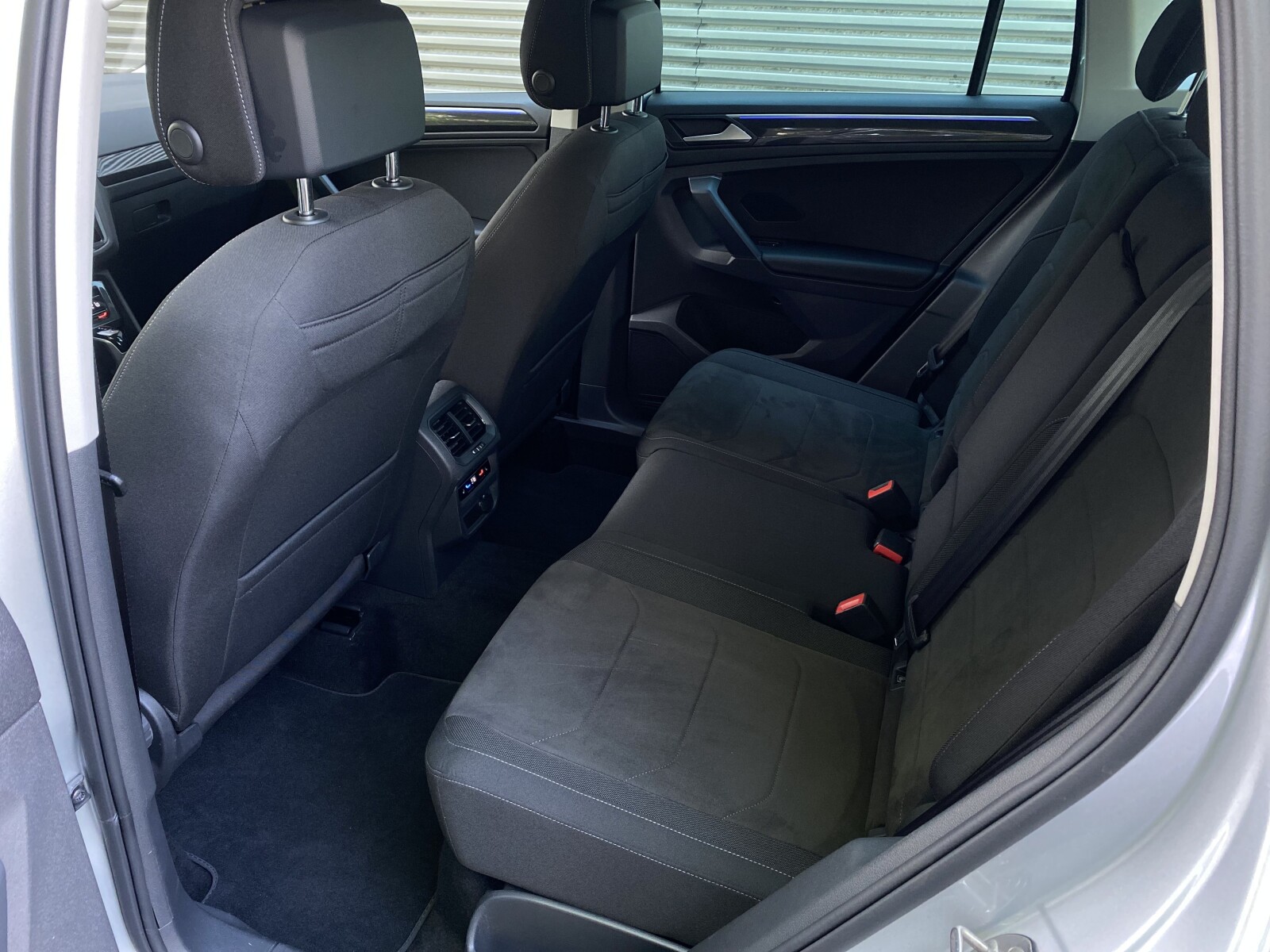 Volkswagen Tiguan - zdjęcie 30