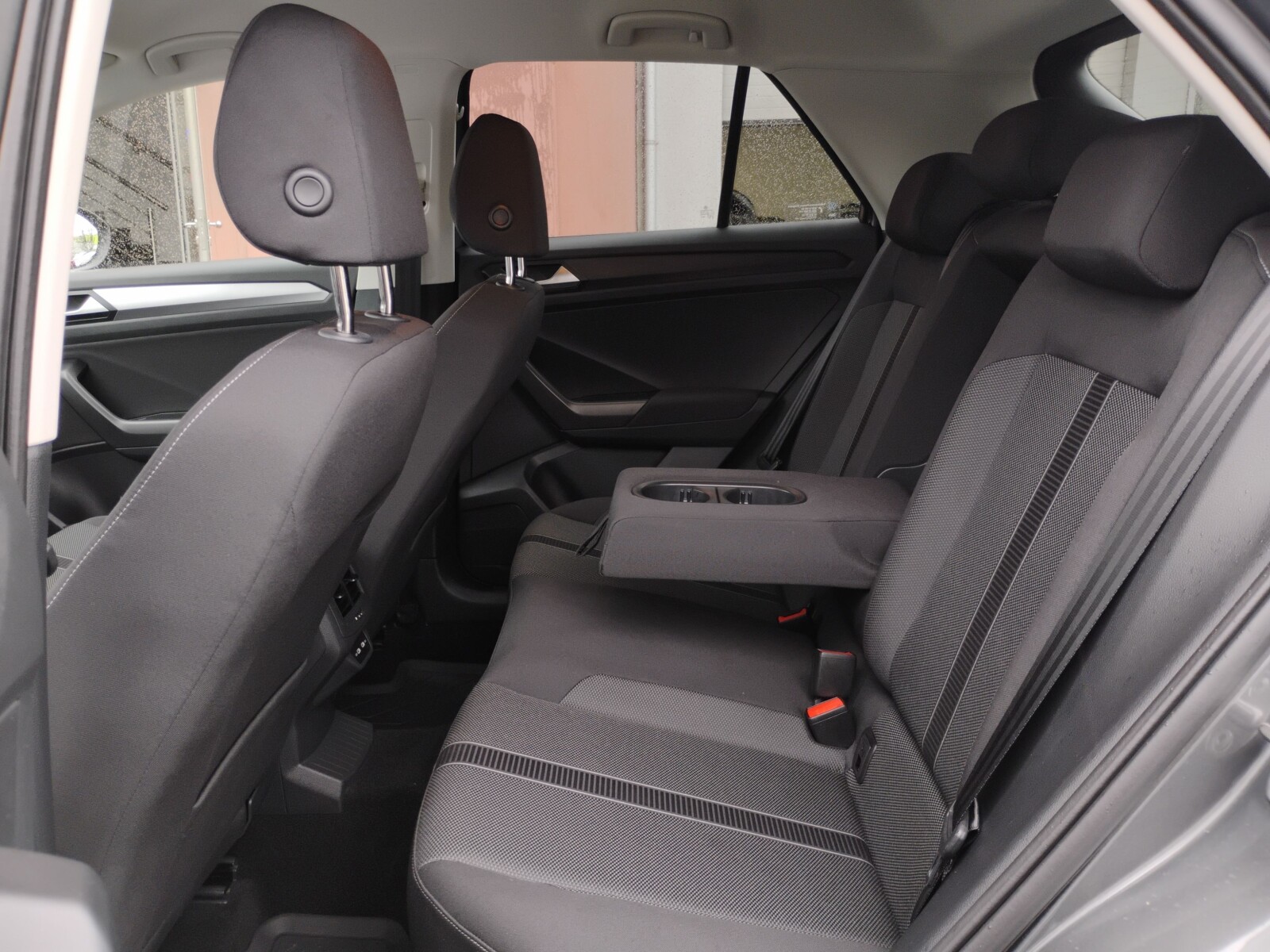 Volkswagen T-Roc - zdjęcie 26