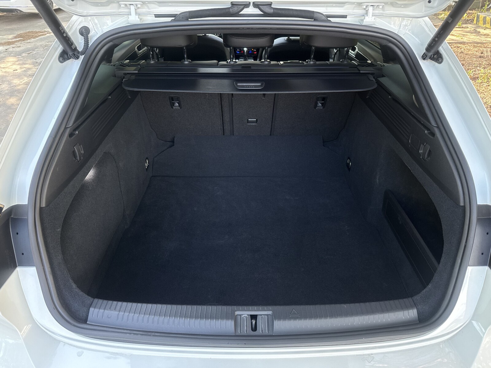 Volkswagen Arteon Shooting Brake - zdjęcie 37