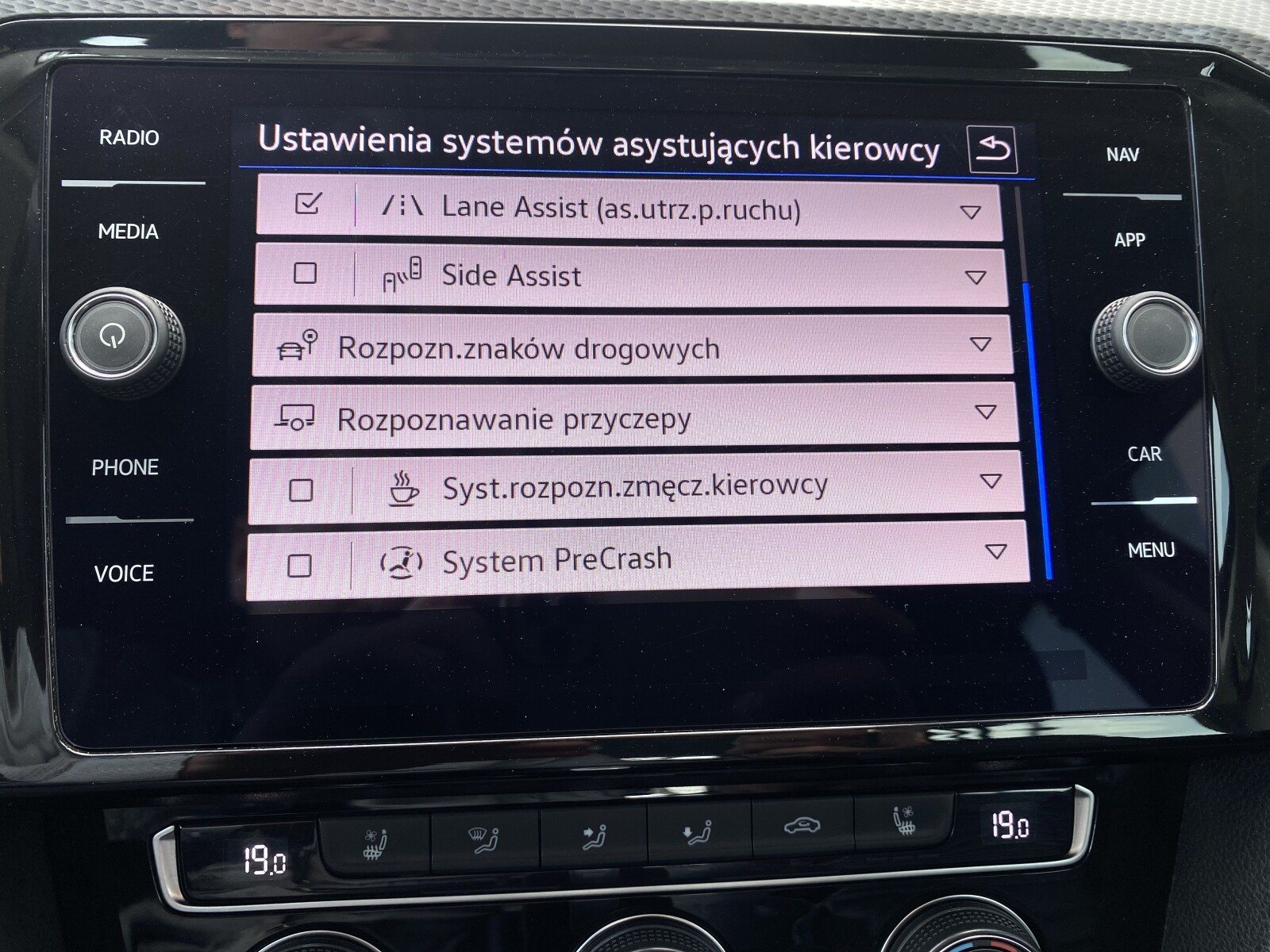 Volkswagen Passat Alltrack - zdjęcie 25