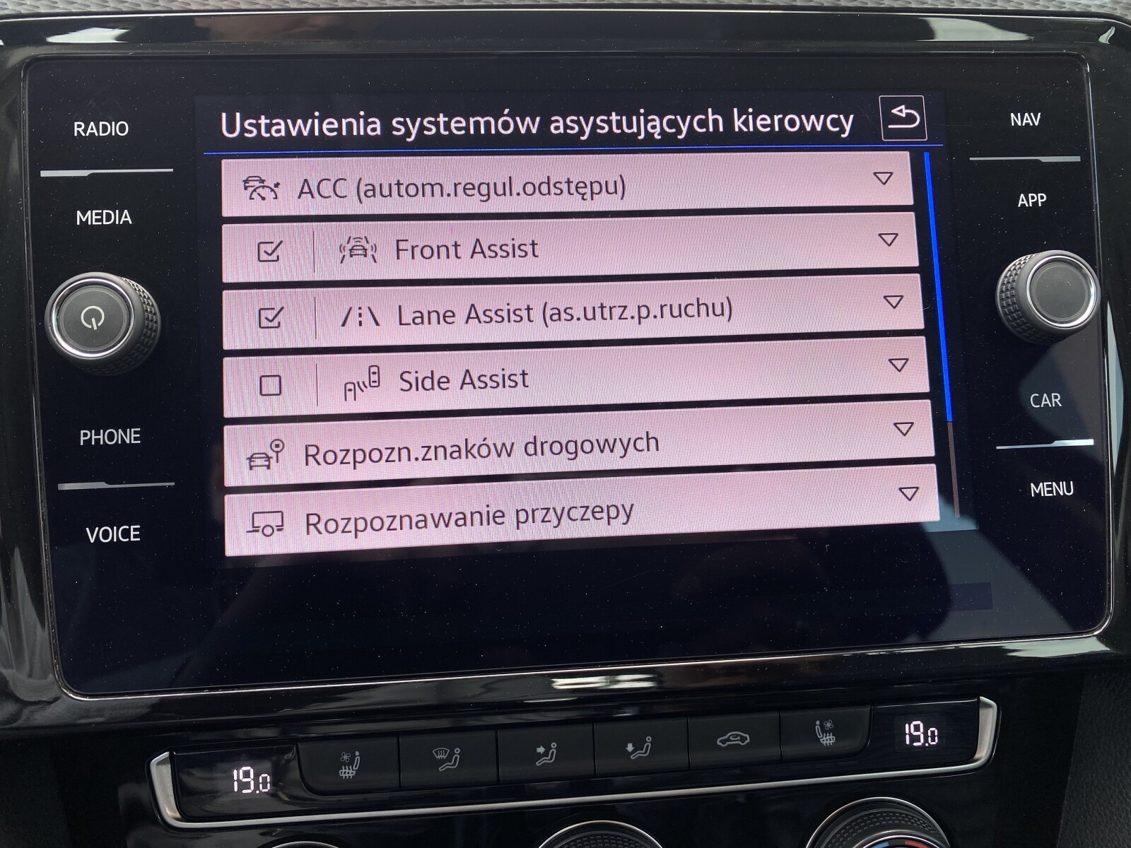 Volkswagen Passat Alltrack - zdjęcie 24