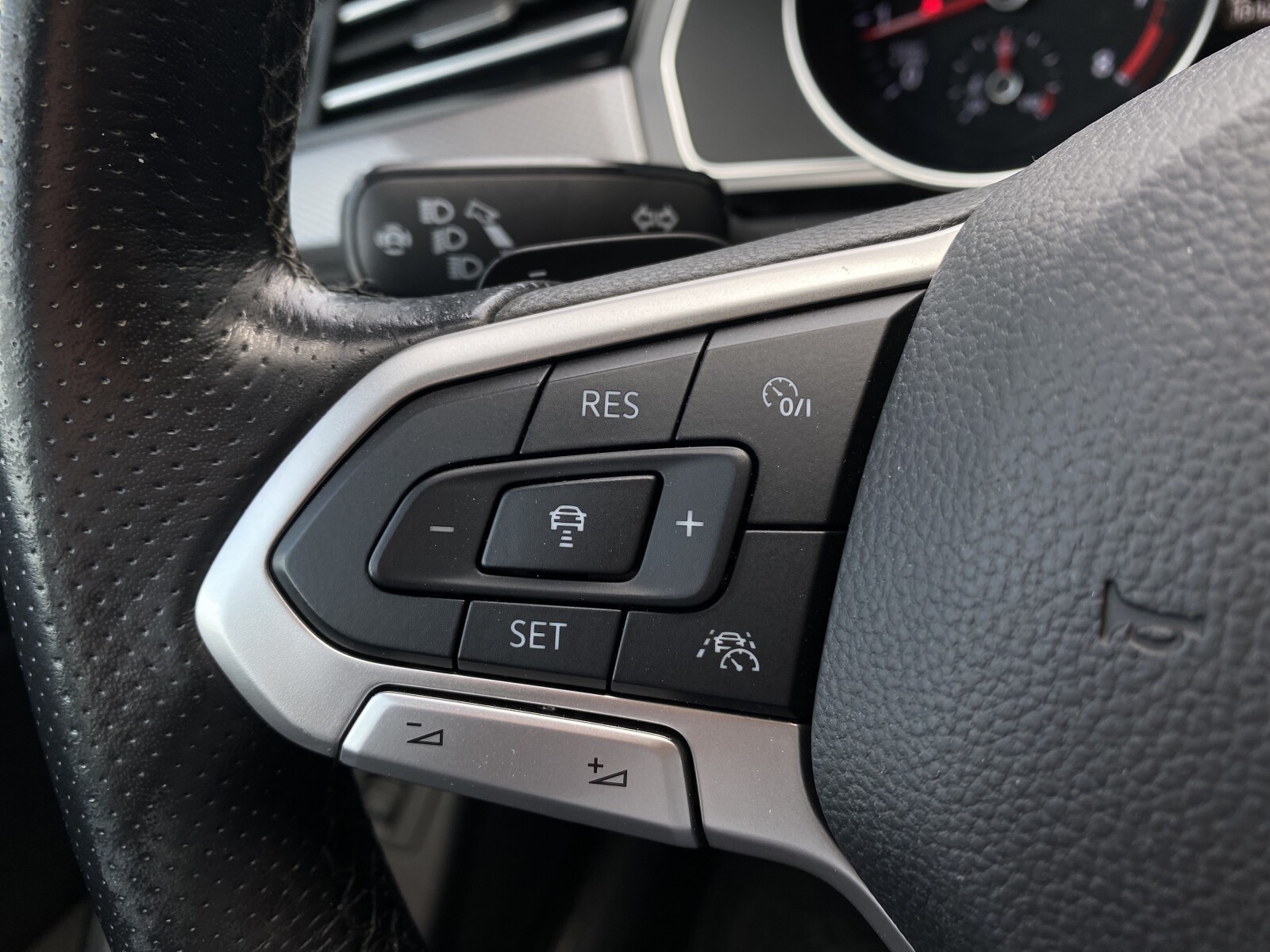 Volkswagen Passat Alltrack - zdjęcie 16